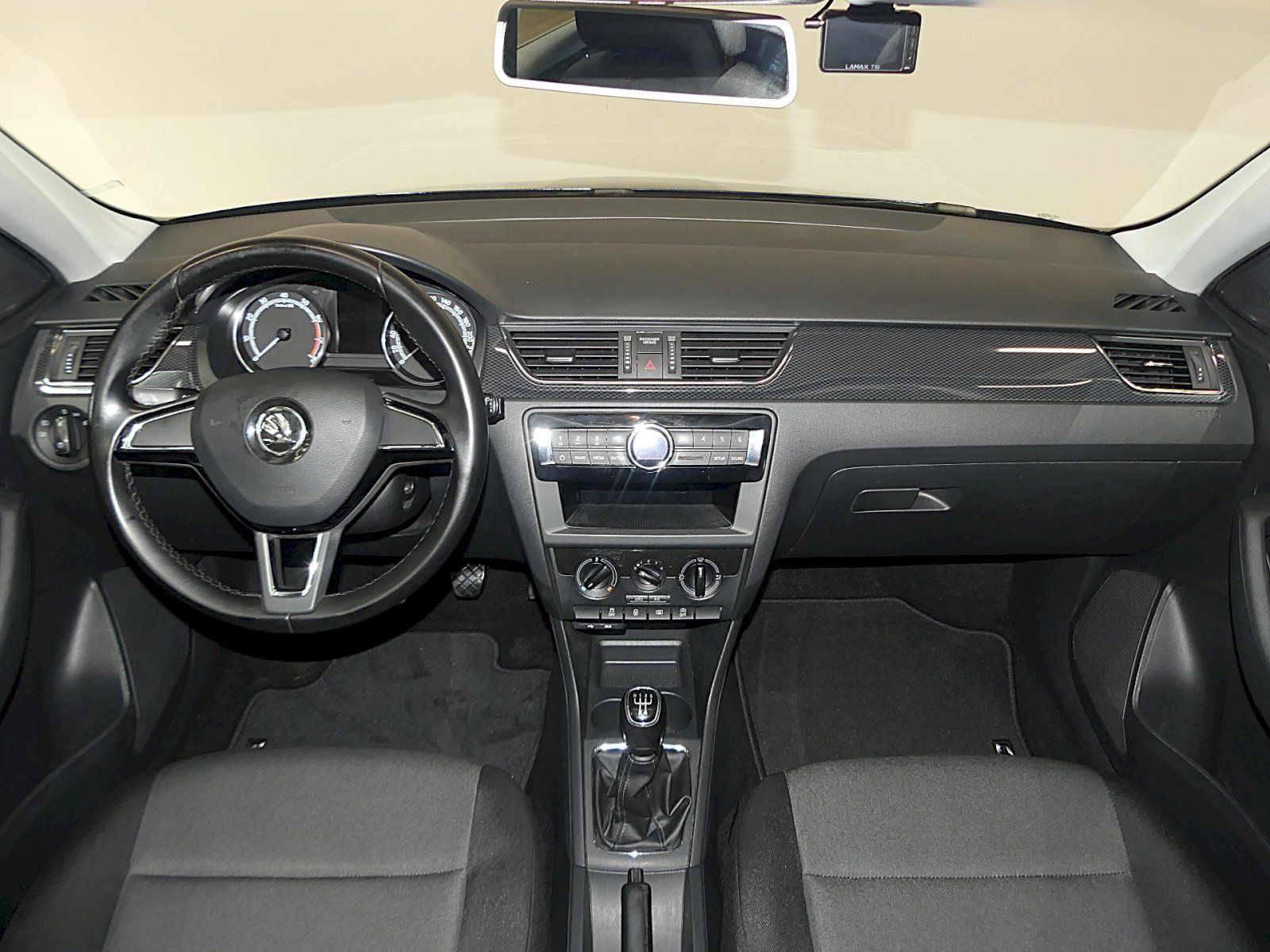 Škoda Rapid, Active Plus 1.0TSI 70kW - fotka 5