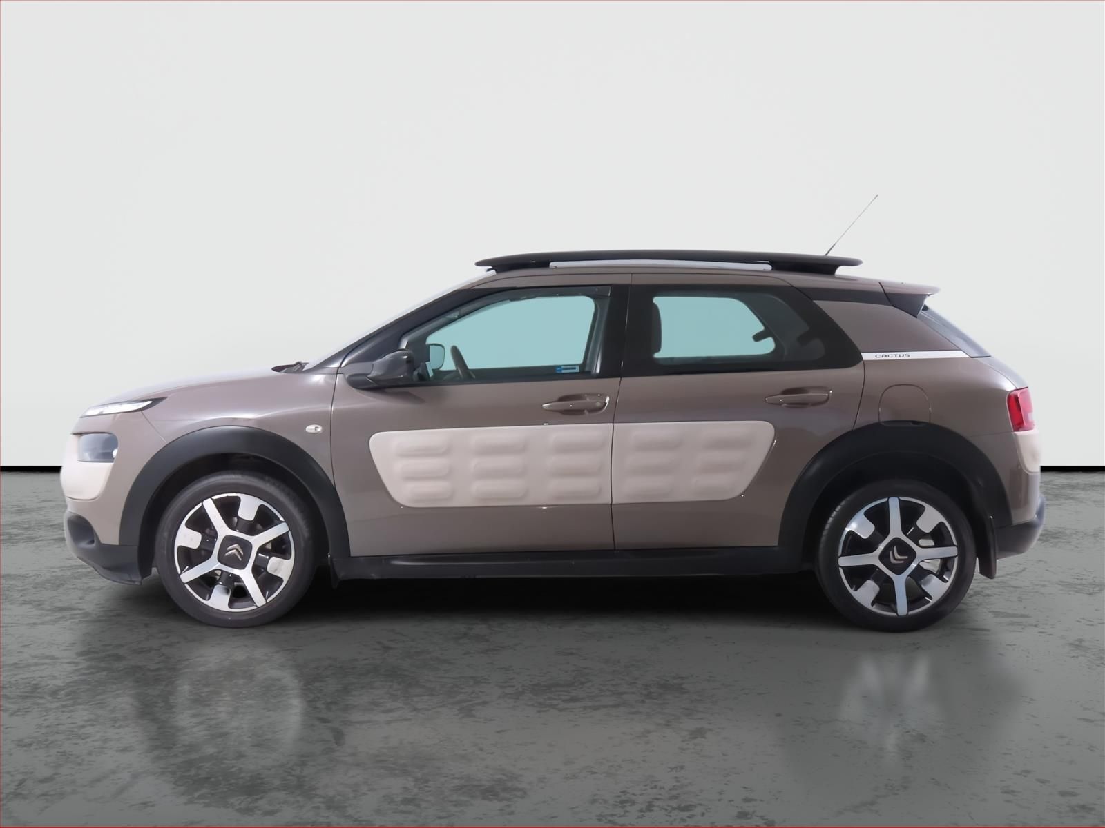 Citroën C4 Cactus, 1.2 PureTech, Serv.kniha, Navi - fotka 3