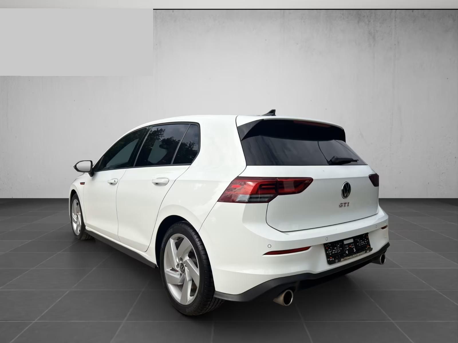 Volkswagen Golf, GTI 2.0TSI DSG 180kW DPH - fotka 2