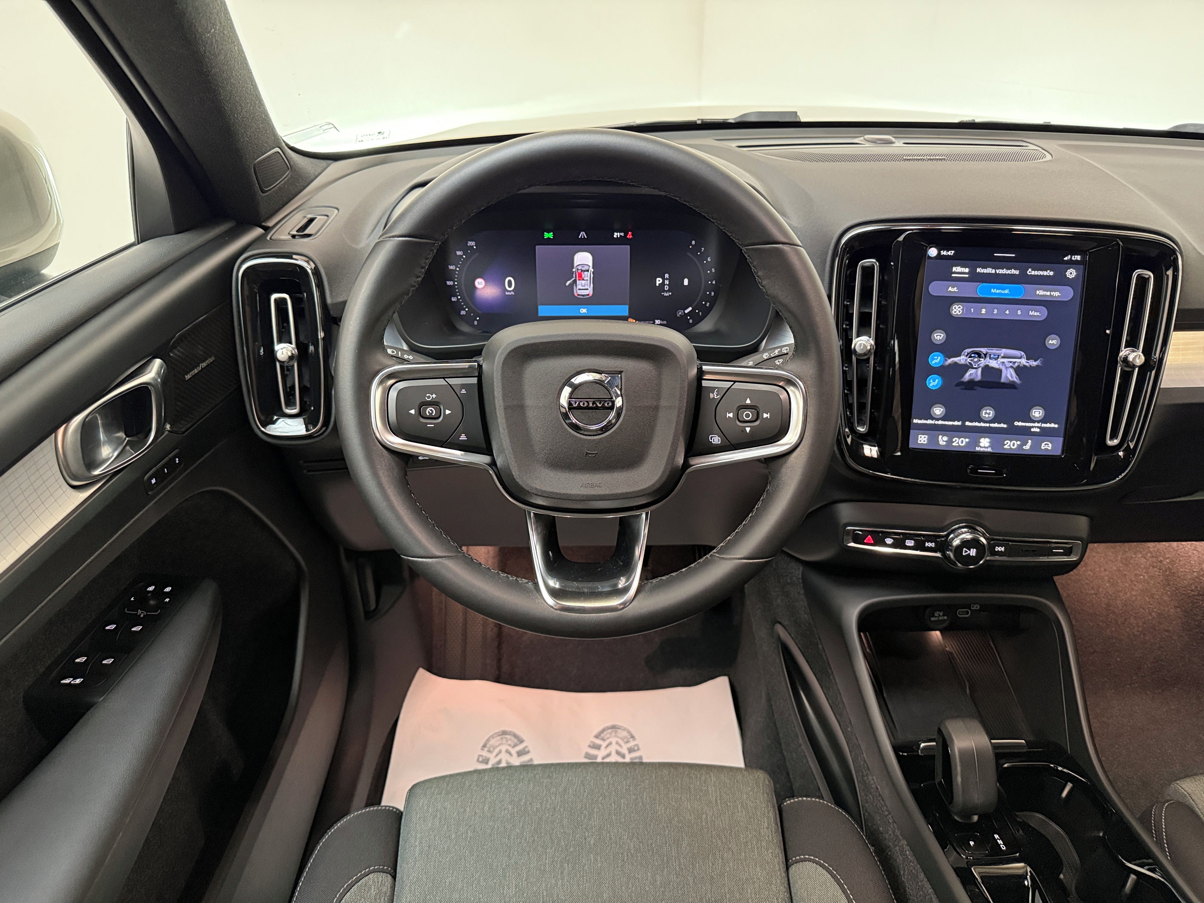 Volvo XC40, B4 Plus Bright DCT - fotka 4