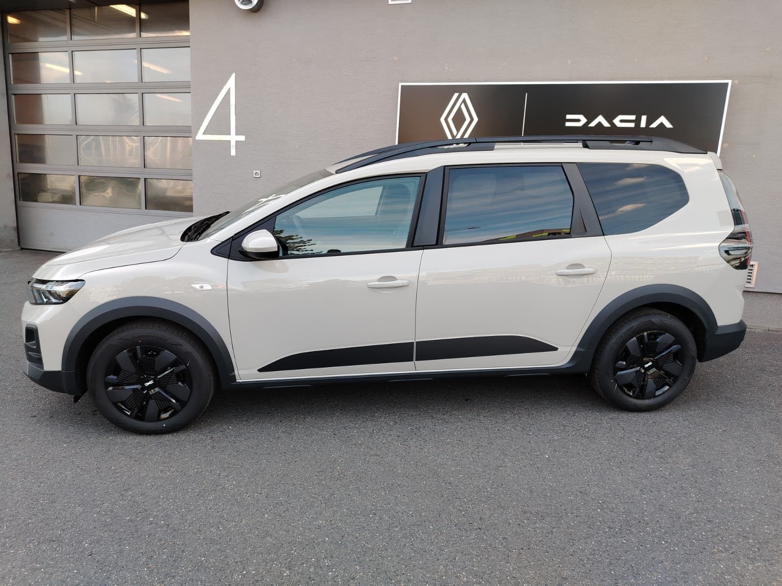 Dacia Jogger, Expression ECO-G 120 7.míst - fotka 2