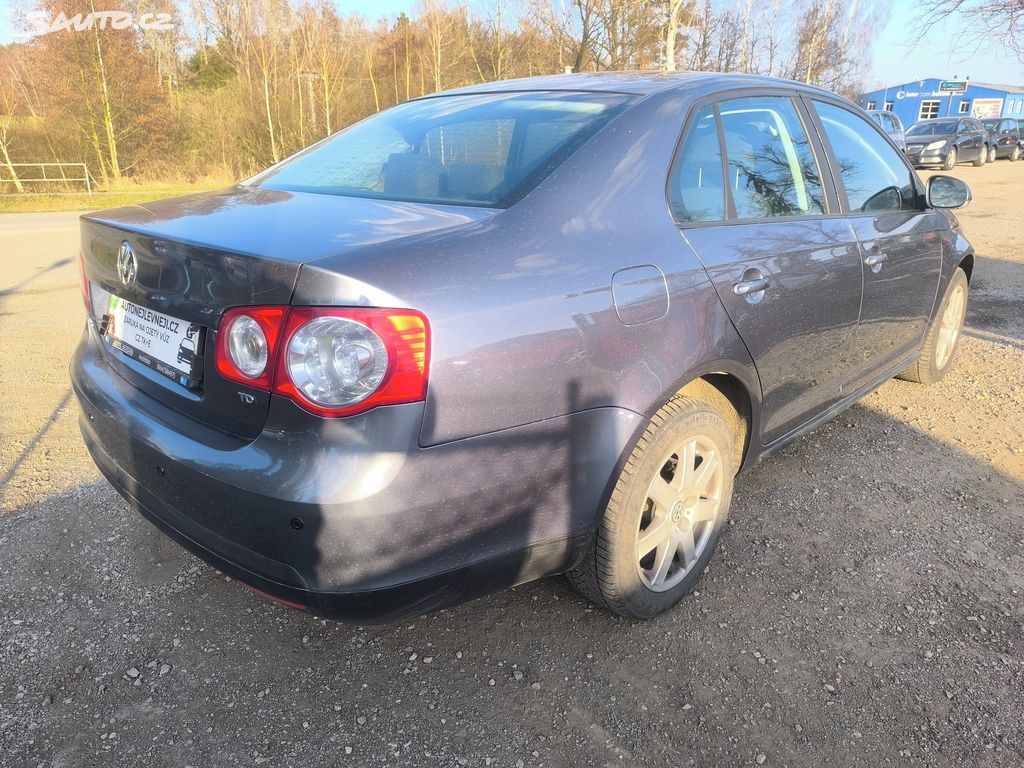 Volkswagen Jetta, 1,9TDI BEZ DPF,KRÁSNÁ,220T.KM - fotka 3