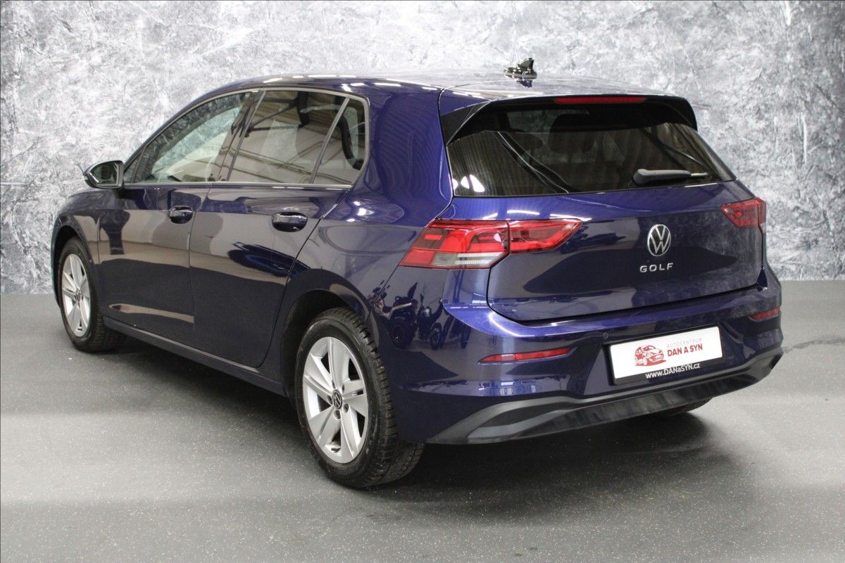 Volkswagen Golf, 1,0 TSI Life 1.majitel CZ - fotka 3