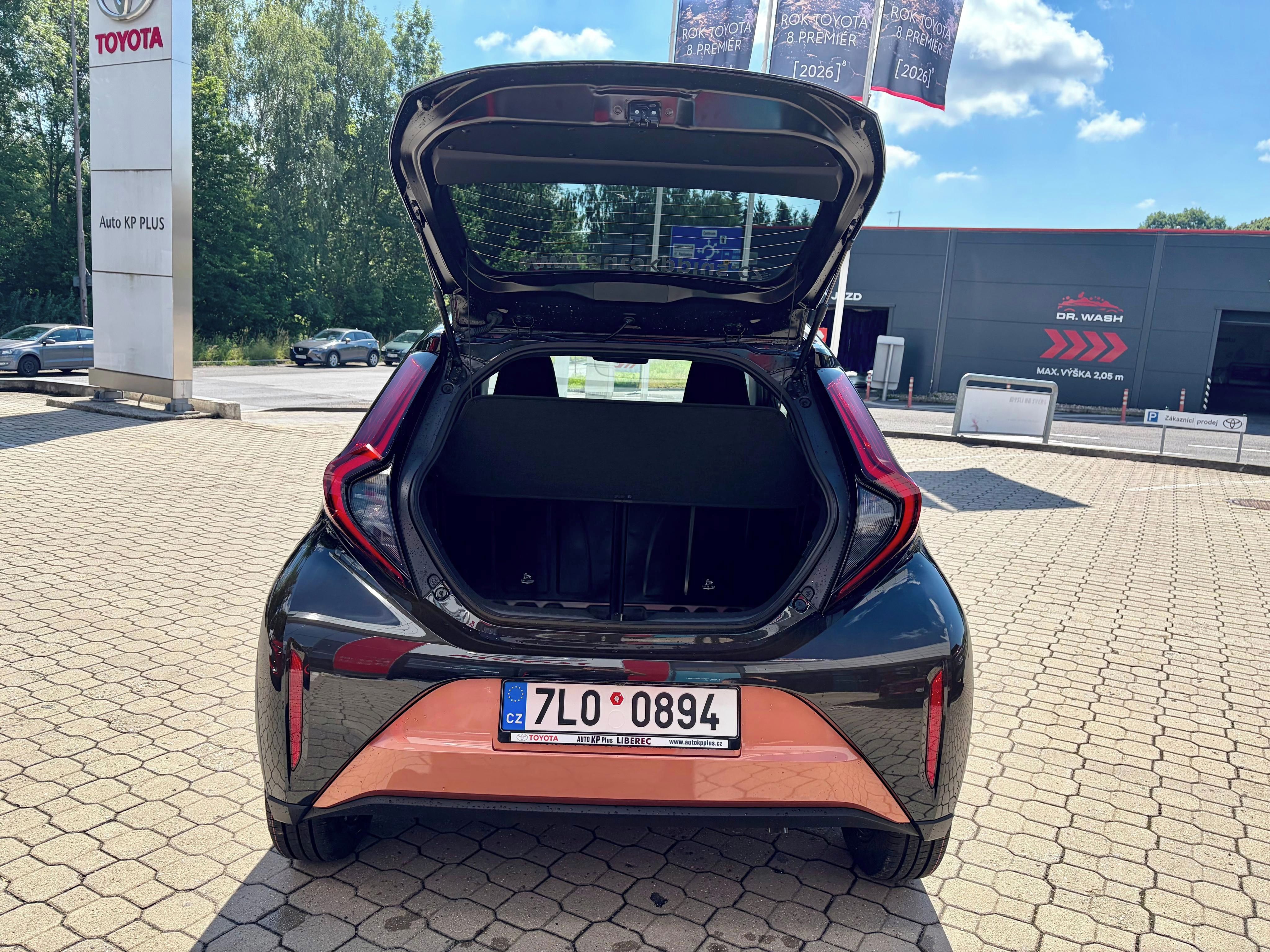 Toyota Aygo, X 1,5 116k HEV Style - fotka 6