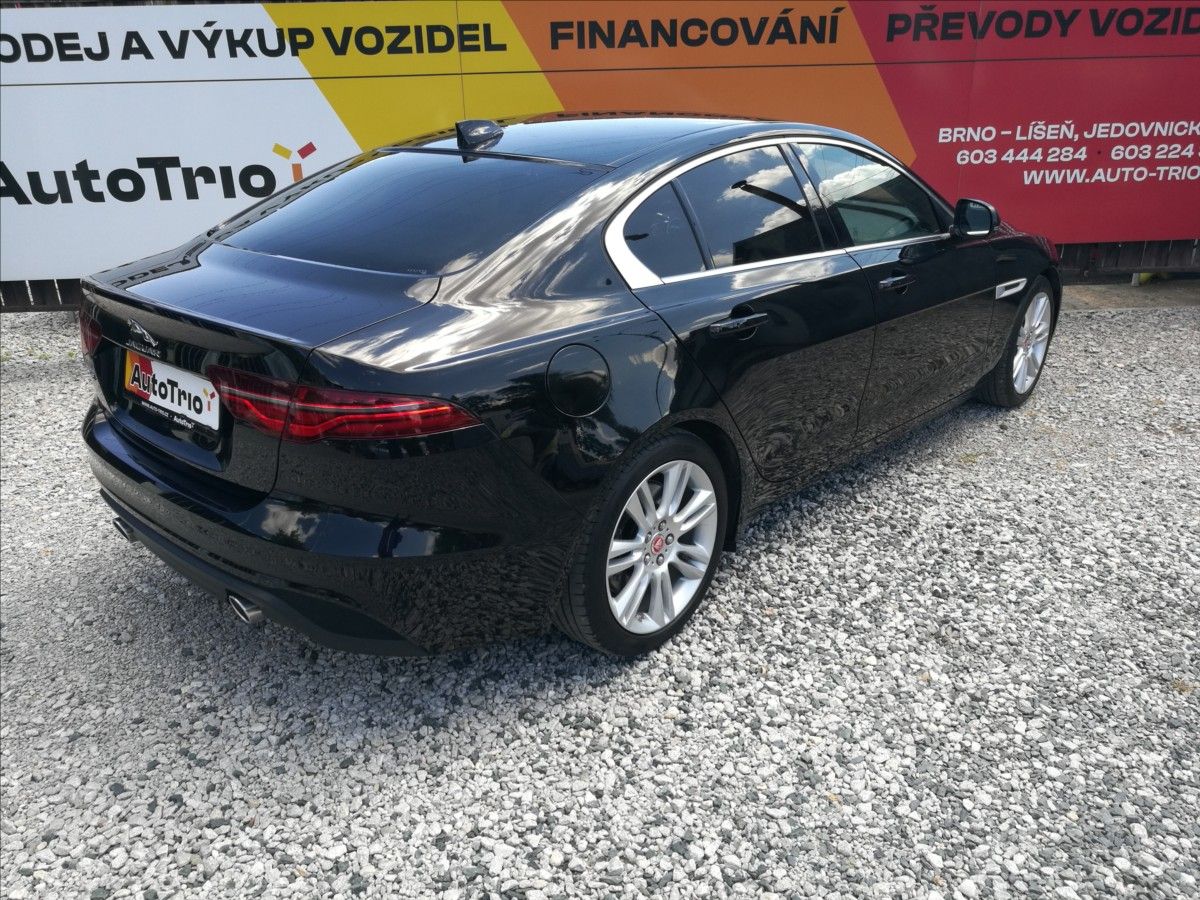 Jaguar XE, 2,0 T 52000 km - fotka 3
