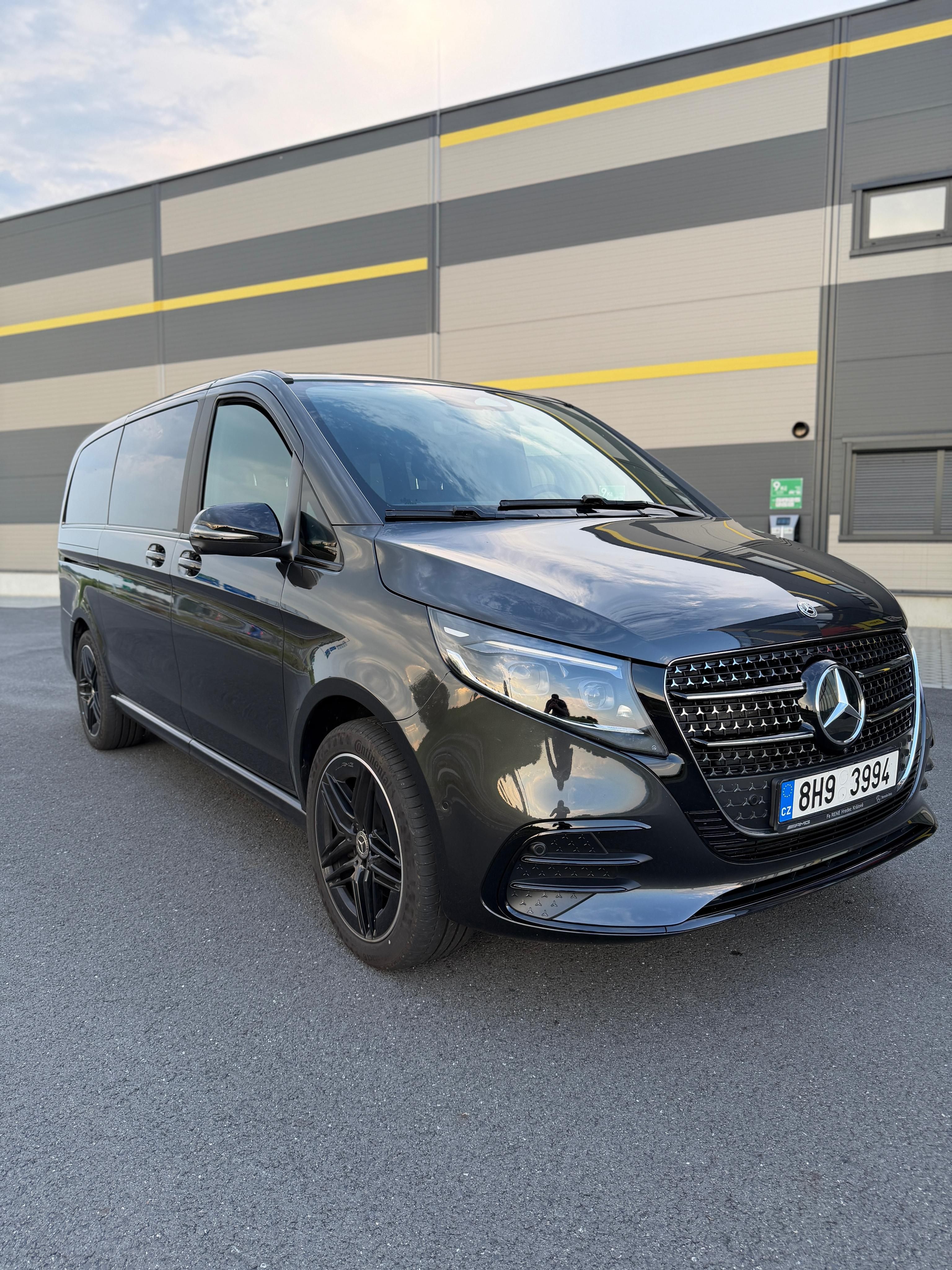 Mercedes-Benz Třídy V, 300d 4matic L, Exclusive, AMG - fotka 3