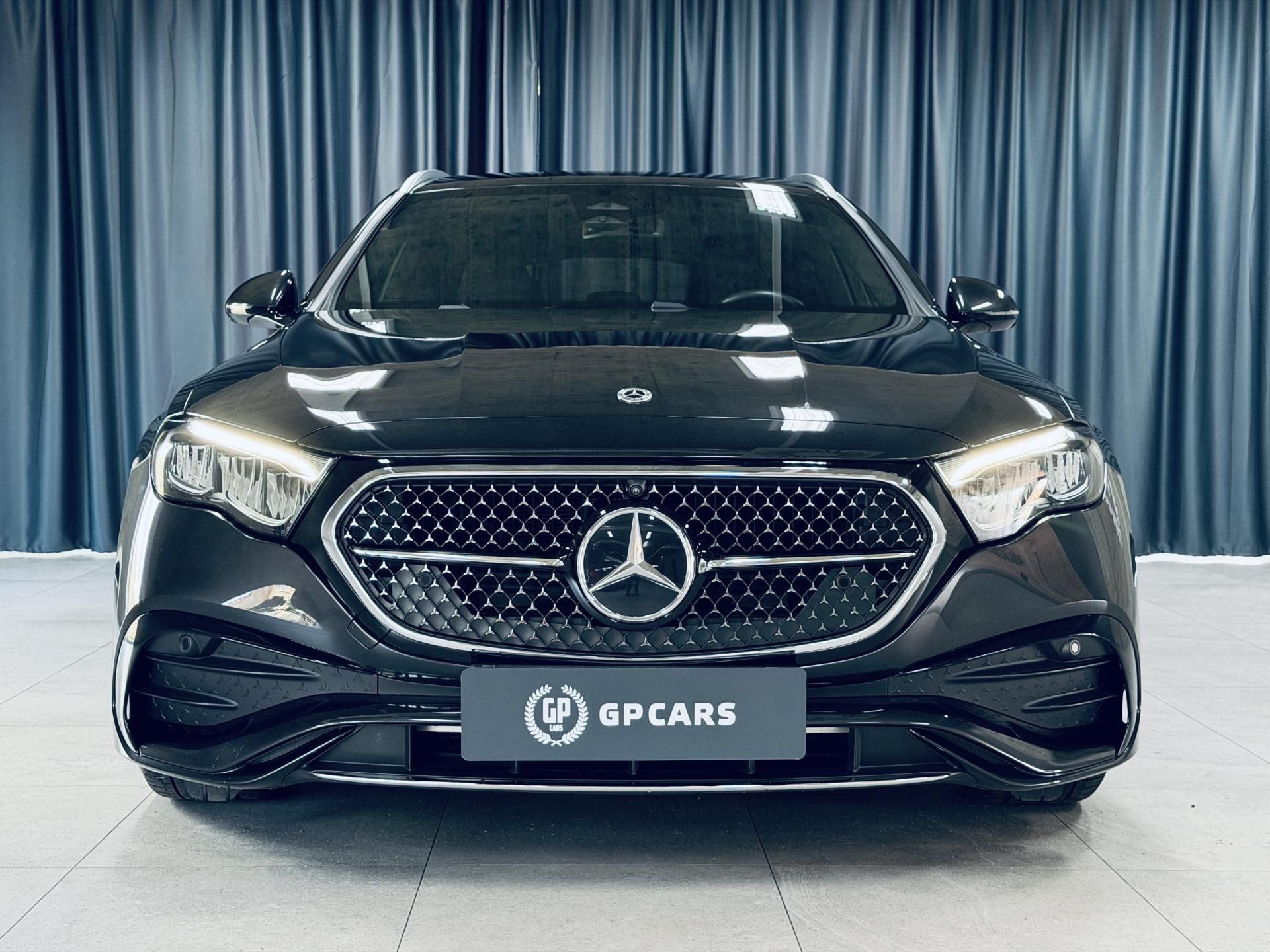 Mercedes-Benz Třídy E, 220d*AMG*360*TAŽNÉ*ZÁRUKA.29 - fotka 2