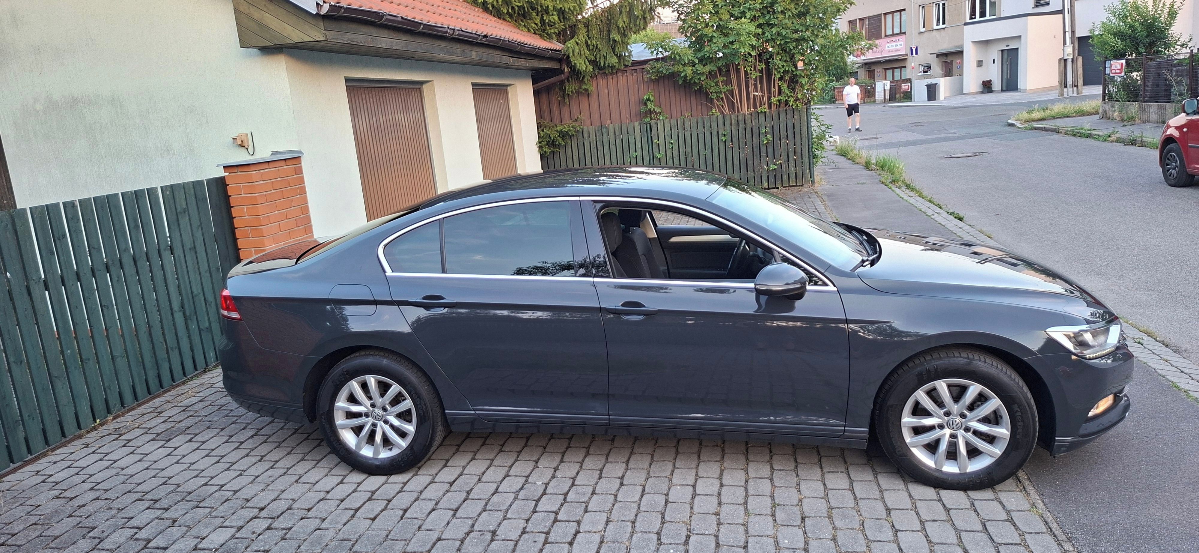 Volkswagen Passat, 2.0tdi 7dsg Comfortline ČR-2.m - fotka 4