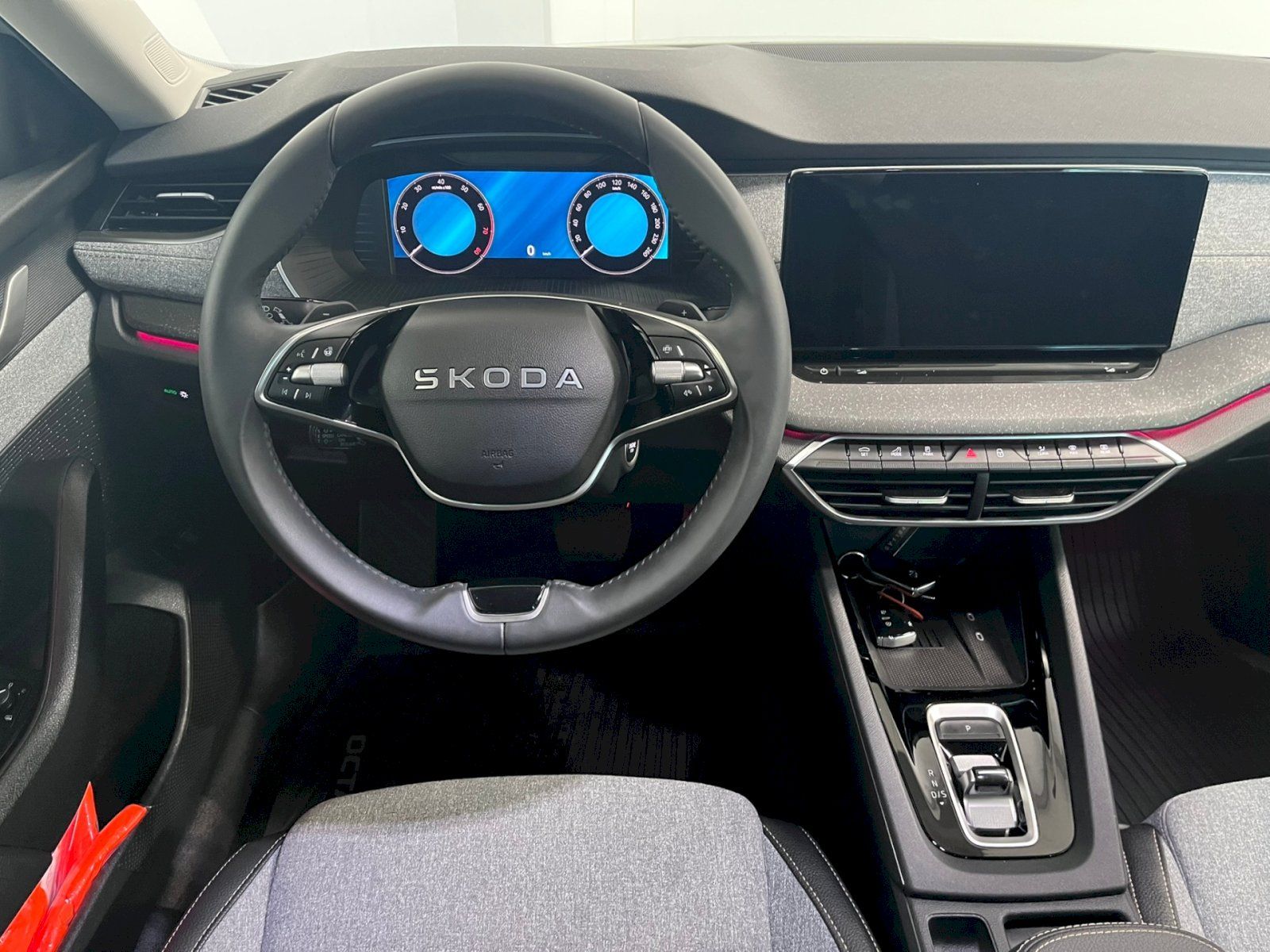 Škoda Octavia, COMBI 1.5 TSI 110 KW 7-DSG M-H - fotka 5