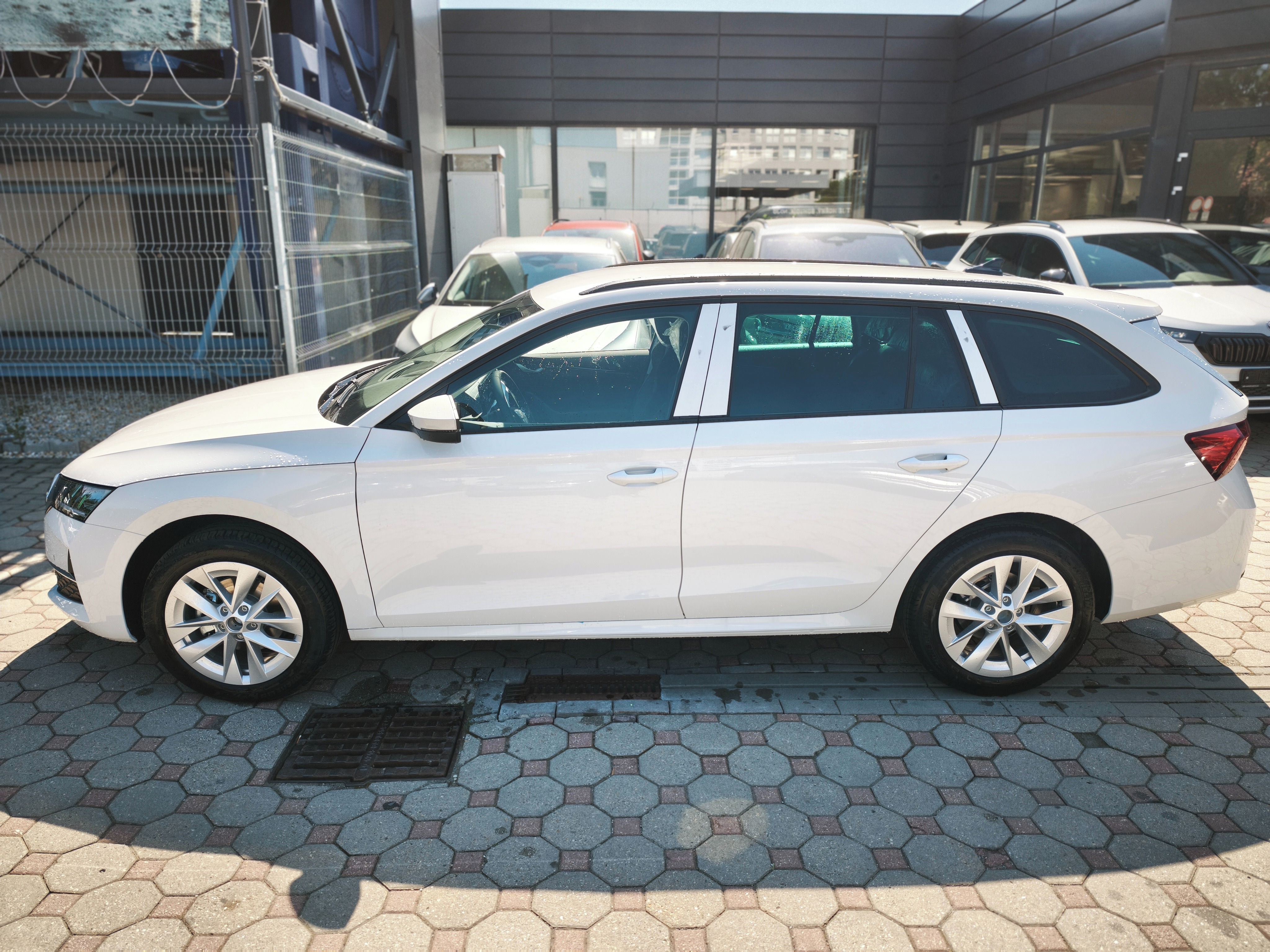 Škoda Octavia, Classic 2,0 TDI 110kW 7DSG - fotka 2