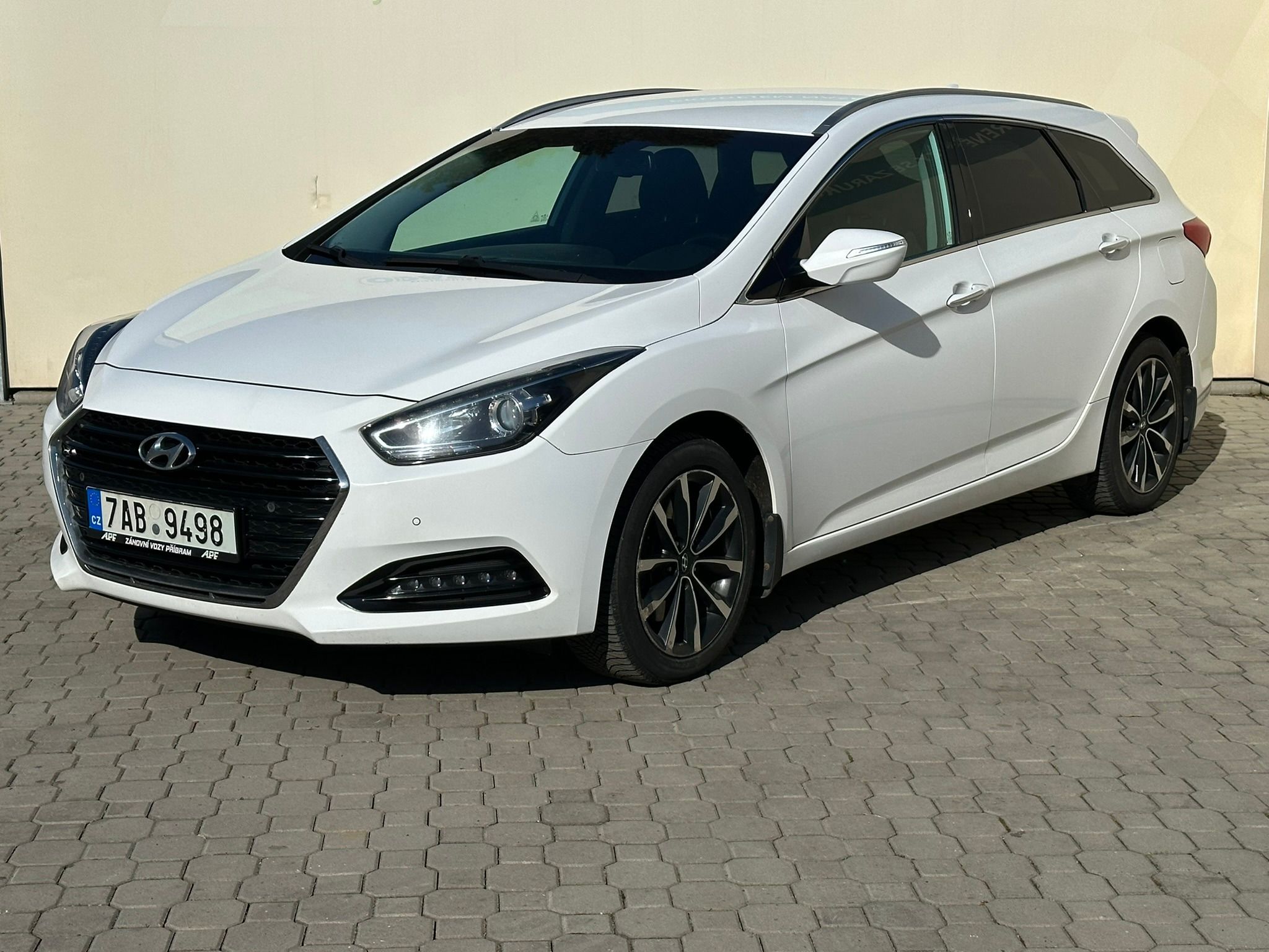 Hyundai i40, 1,7CRDi 104kw MAN ČR Nebourané - fotka 6