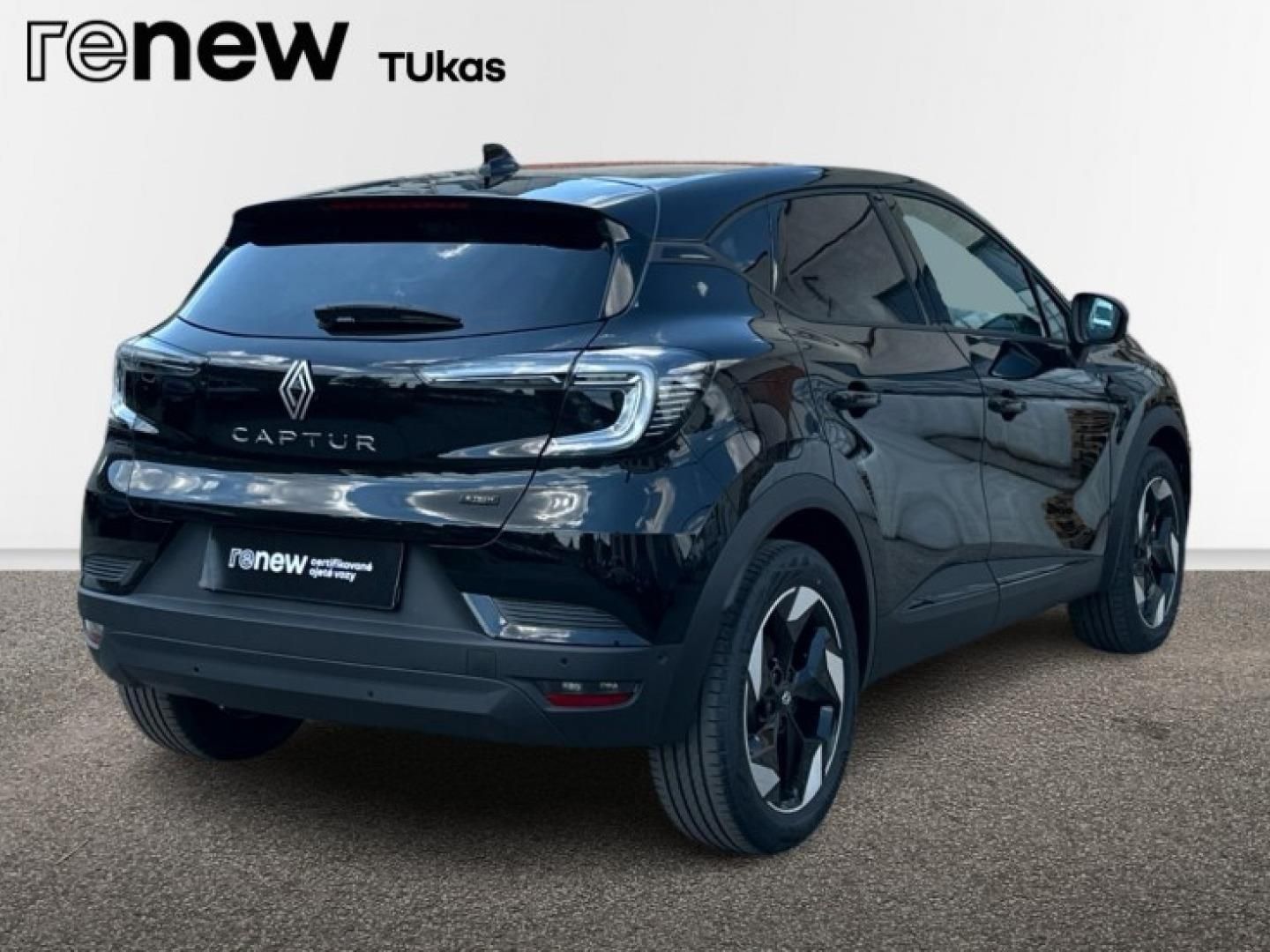Renault Captur, 1.8Full hybrid 117kW Techno - fotka 3