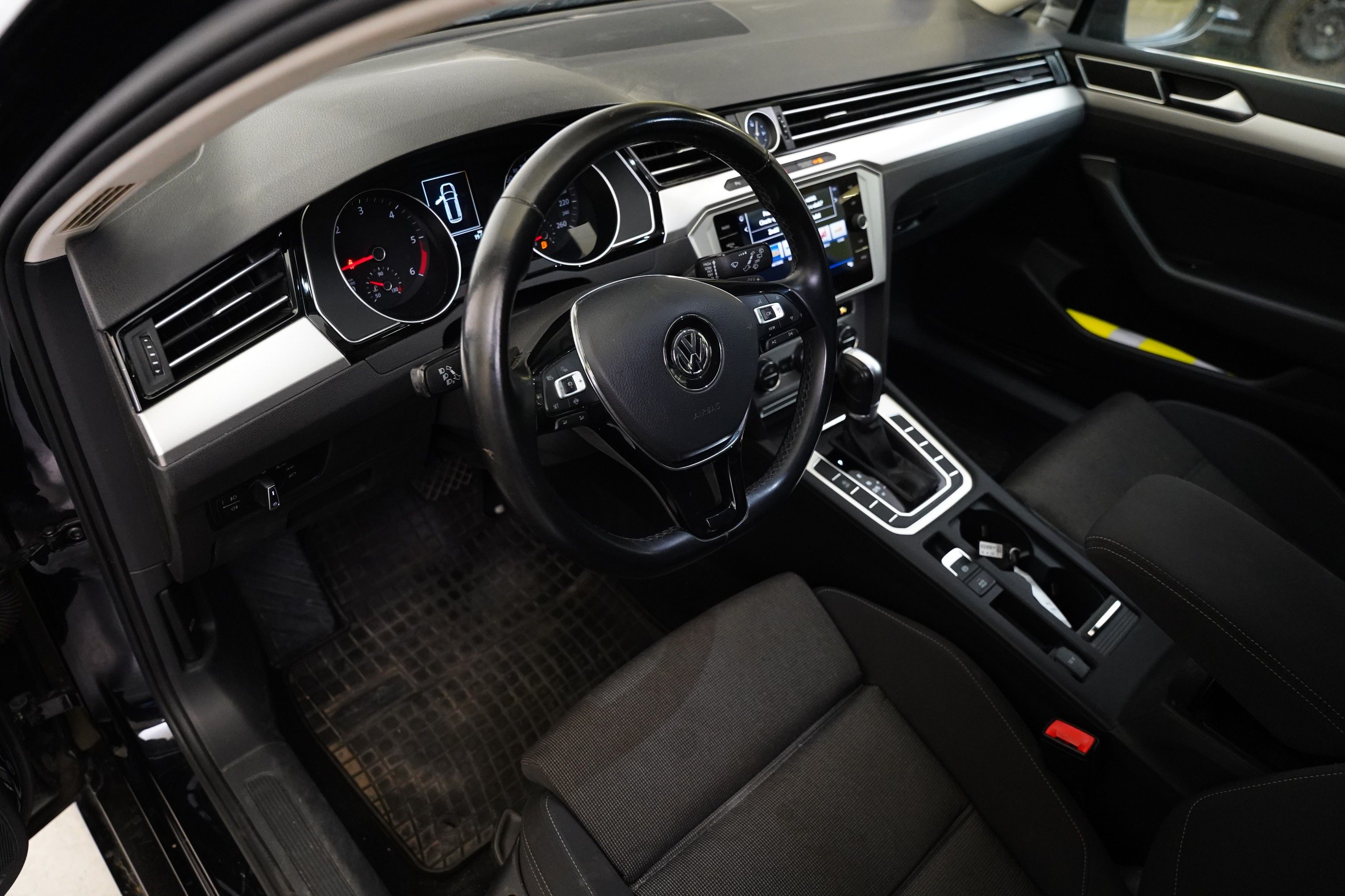 Volkswagen Golf, 2.0 TSI 221 kW 4Motion R - fotka 5