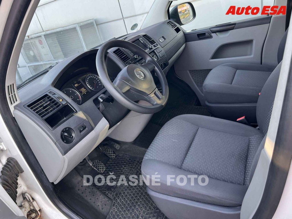 Volkswagen Transporter, 2.0 TDi L2H1,9 Míst - fotka 3
