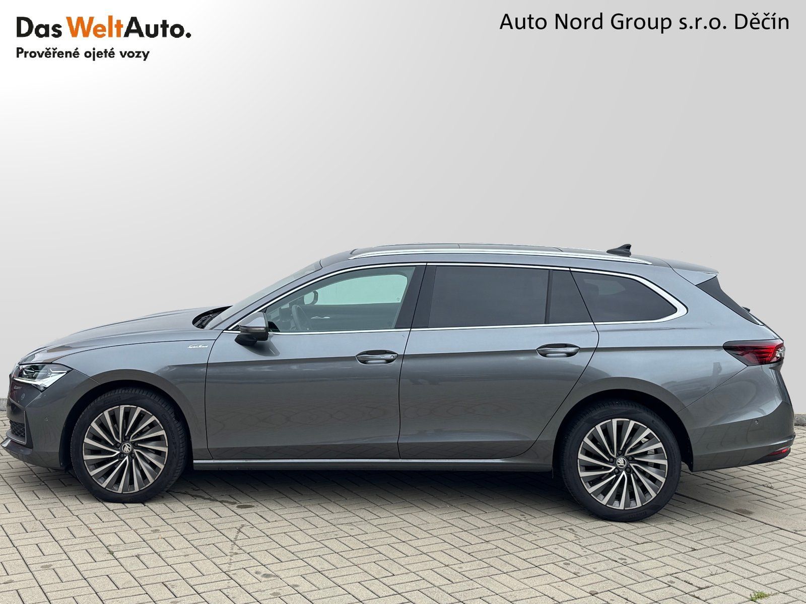 Škoda Superb, Superb 2.0 TDI L&K 110kW DSG - fotka 3