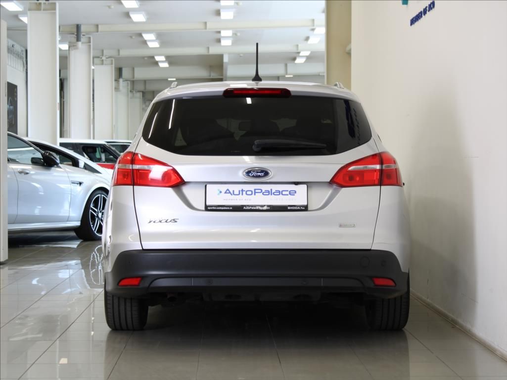 Ford Focus, 1,0 EB 92kW 1.maj.ČR 102tkm! - fotka 4