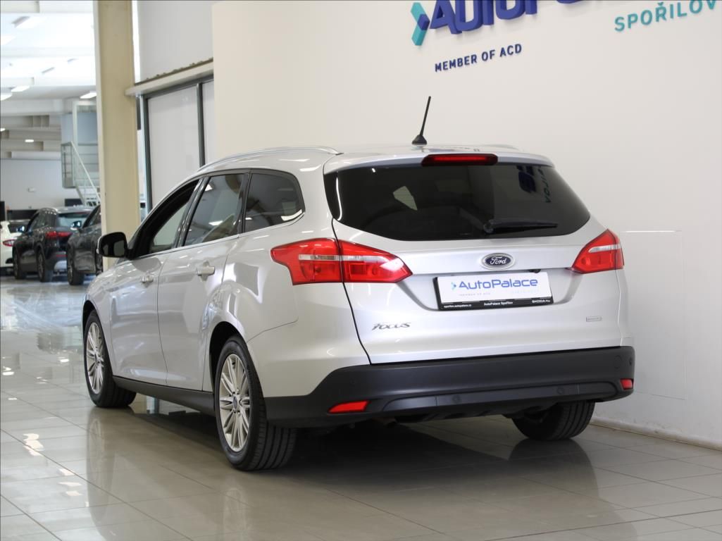 Ford Focus, 1,0 EB 92kW 1.maj.ČR 102tkm! - fotka 3