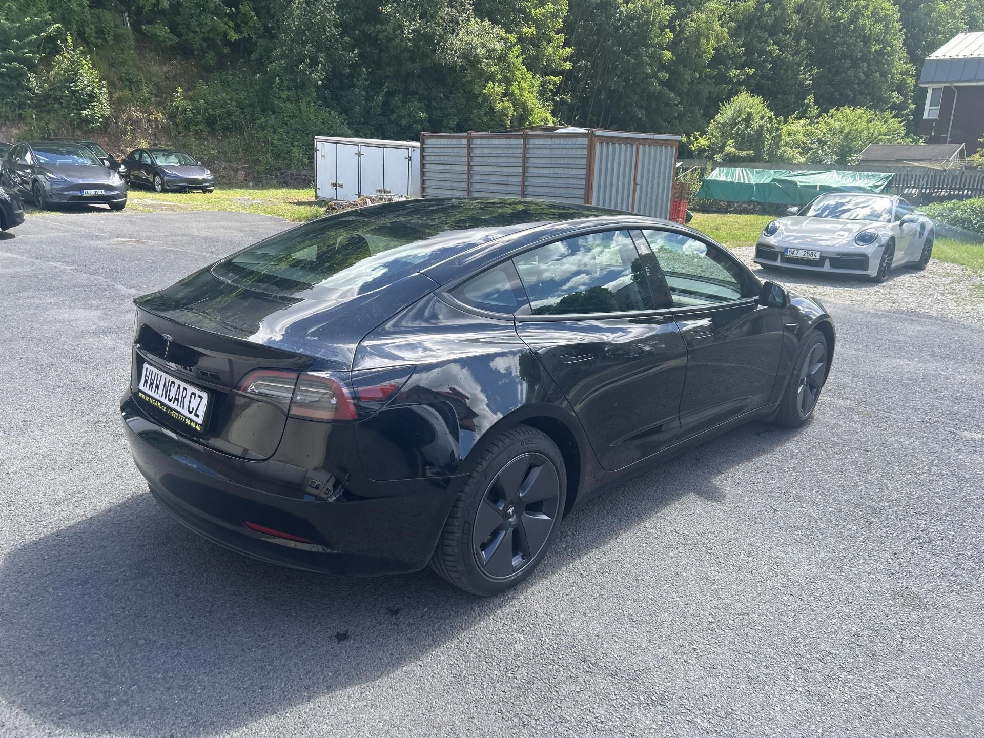 Tesla Model 3, STANDART RANGE 208kw SOH 91% - fotka 2
