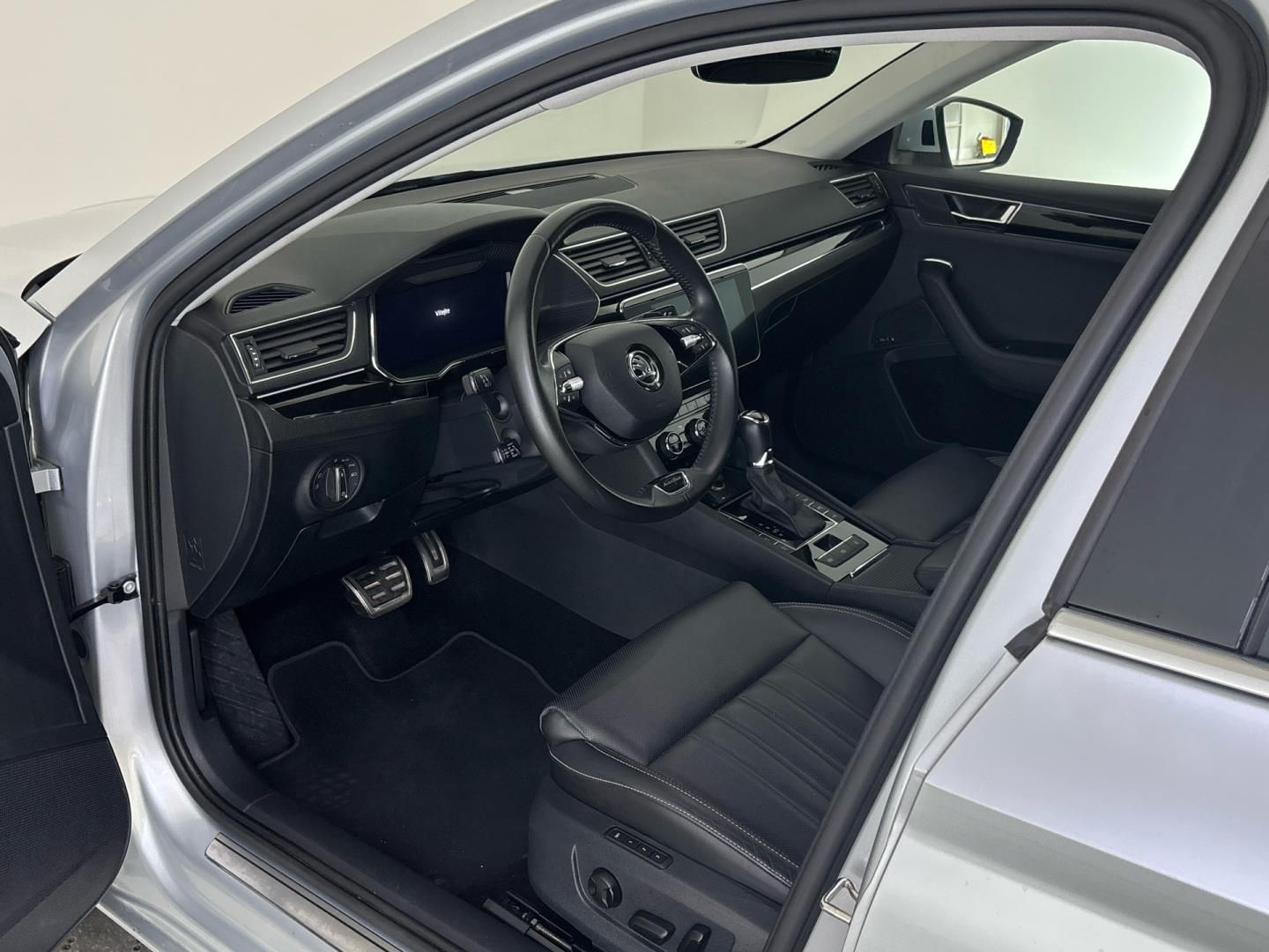 Škoda Superb, 2.0 TDI / 147 kW L&K DSG - fotka 6