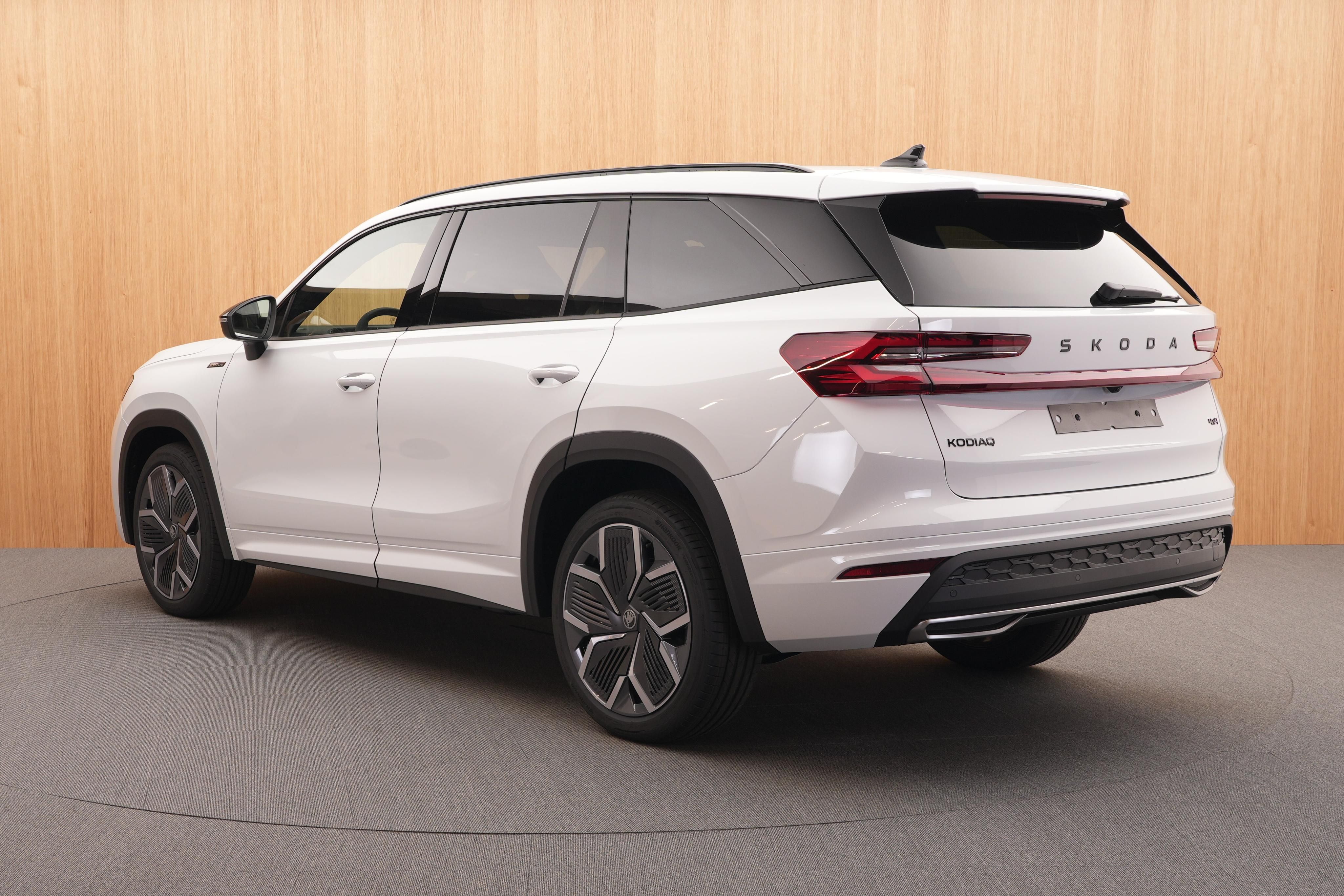 Škoda Kodiaq, Sportline 2.0 TSI 4x4 DSG - fotka 3