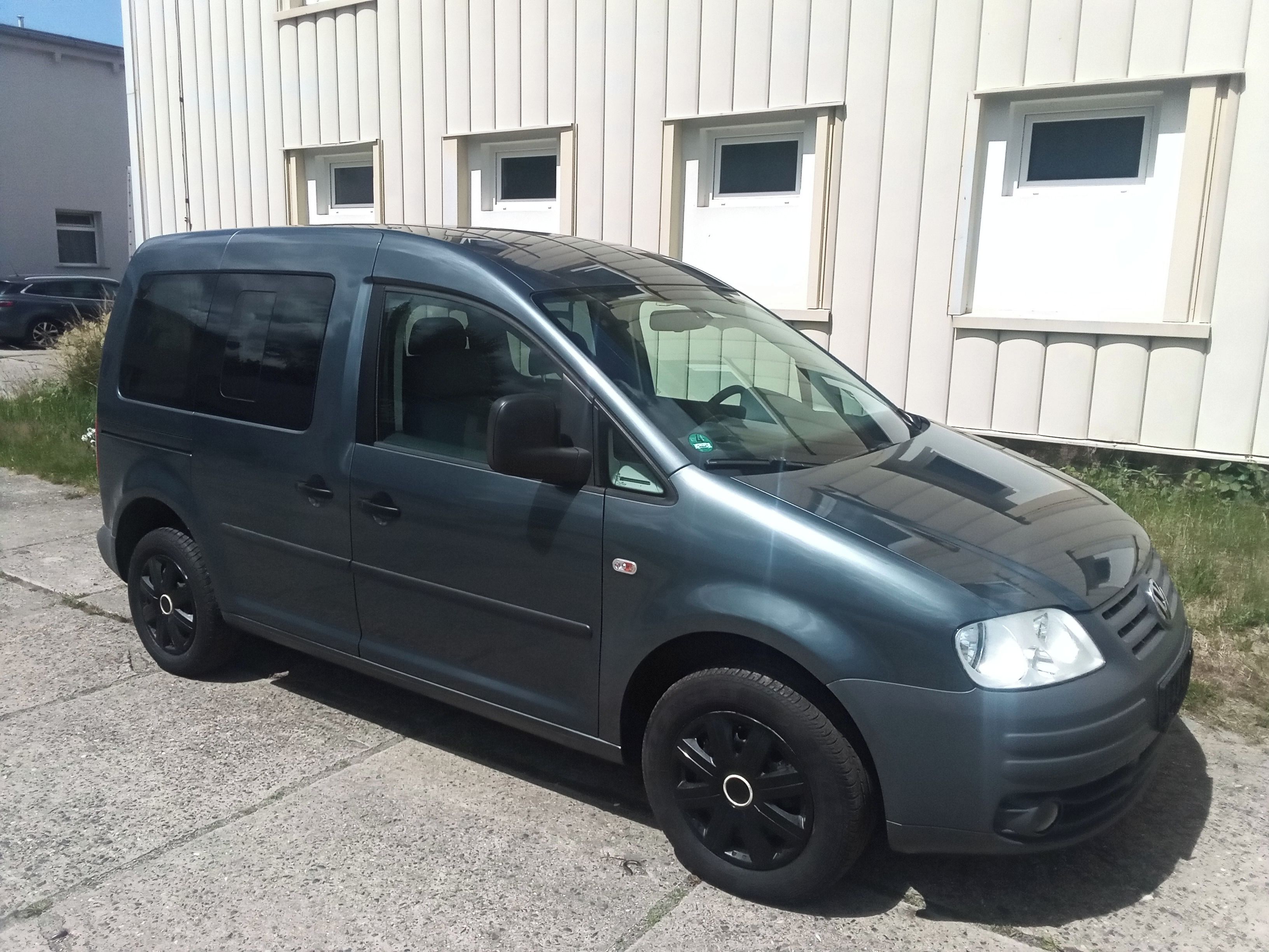 Volkswagen Caddy, Volkswagen CADDY Life 1.9TDI - fotka 2
