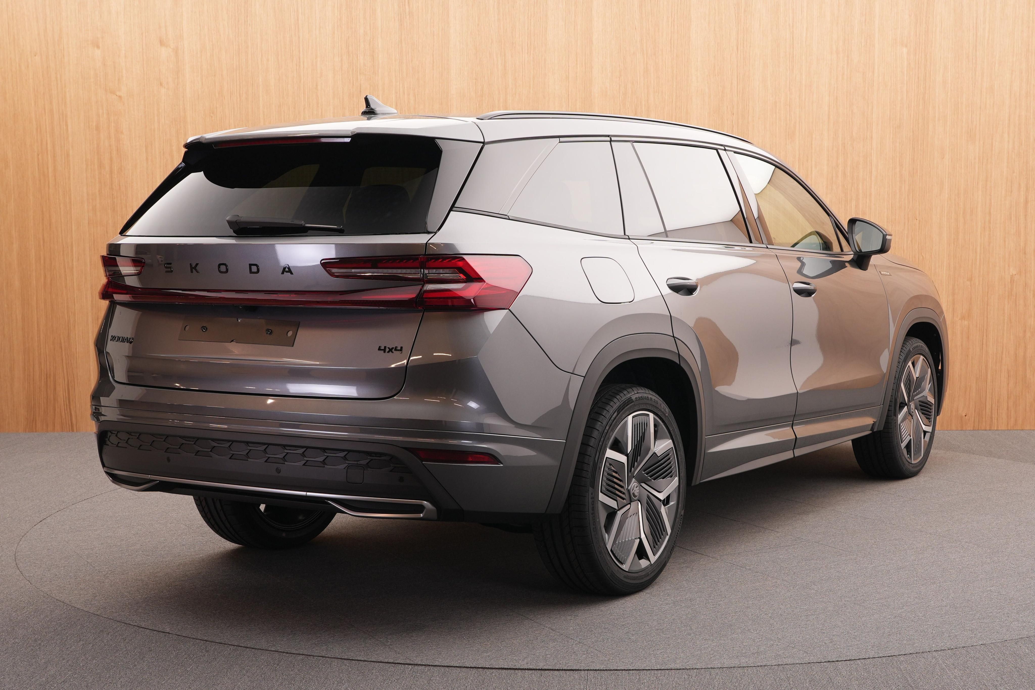 Škoda Kodiaq, Sportline 2.0 TSI 4x4 DSG - fotka 4