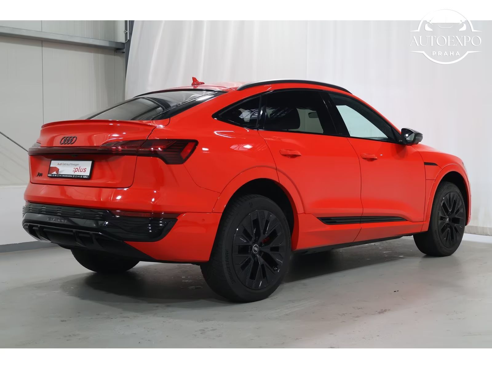 Audi Q8 e-tron, Sportback 55 quattro S line - fotka 2