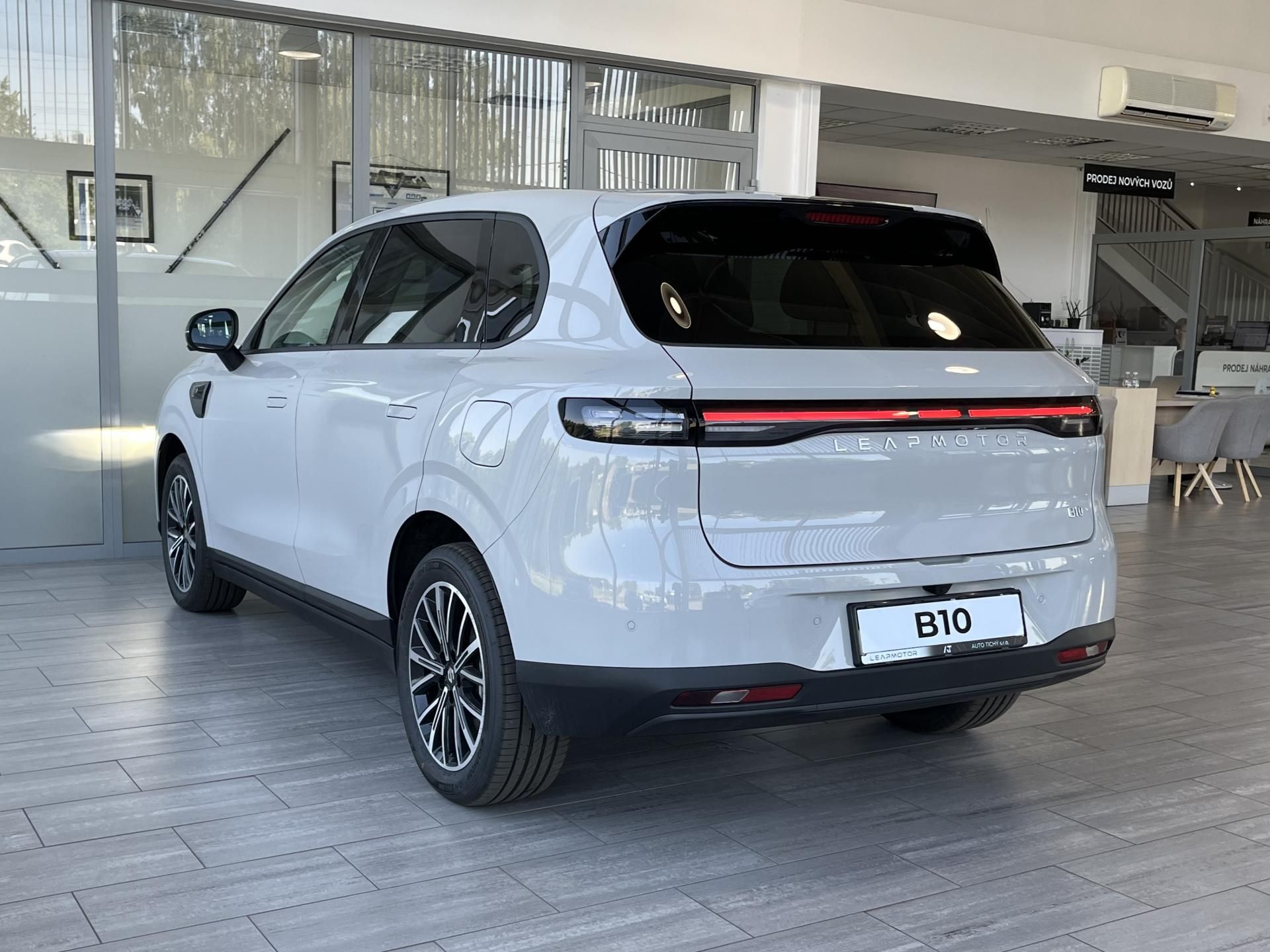 Leapmotor B10, DESIGN HYBRID EV, světlý int. - fotka 6