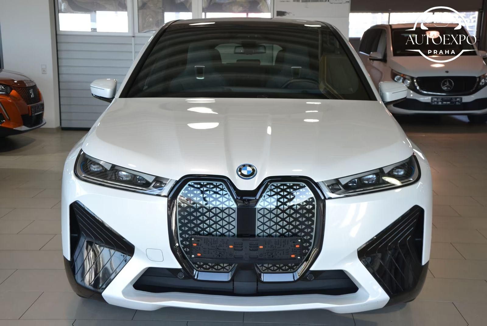 BMW iX, 50 xDrive Sport - fotka 5