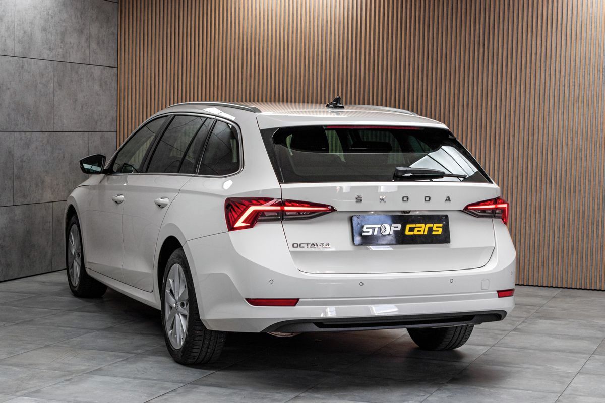 Škoda Octavia, 2.0 TDI DSG*STYLE*KAMERA*KESSY - fotka 4