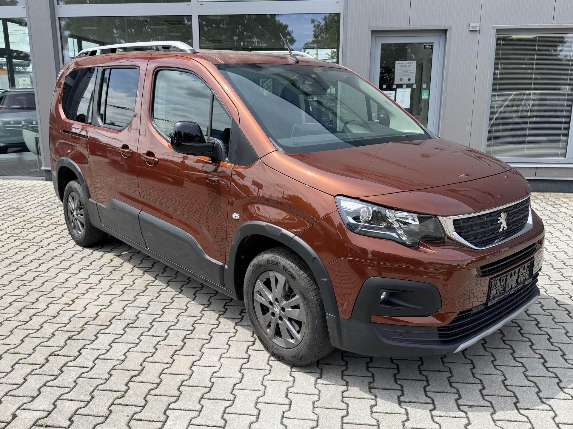 Peugeot Rifter, 1,2 Aut. Allure Pack 7.Míst L2 - fotka 3