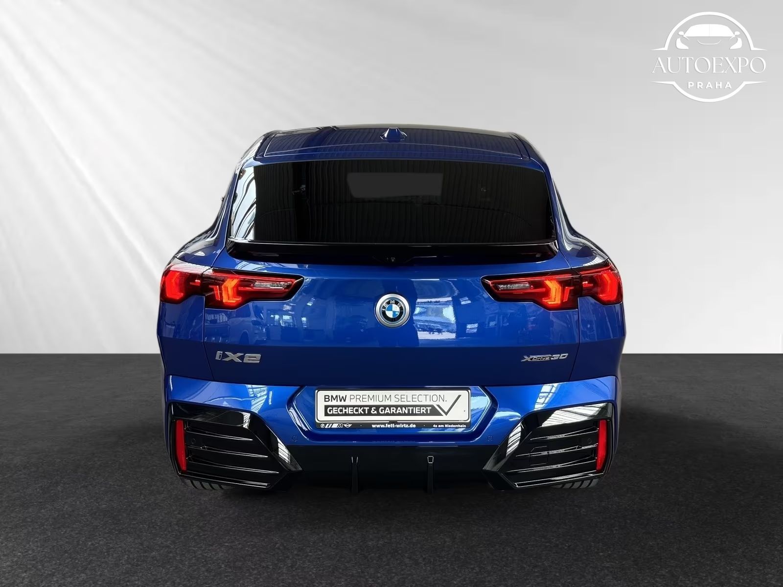 BMW iX2, xDrive30 - fotka 3