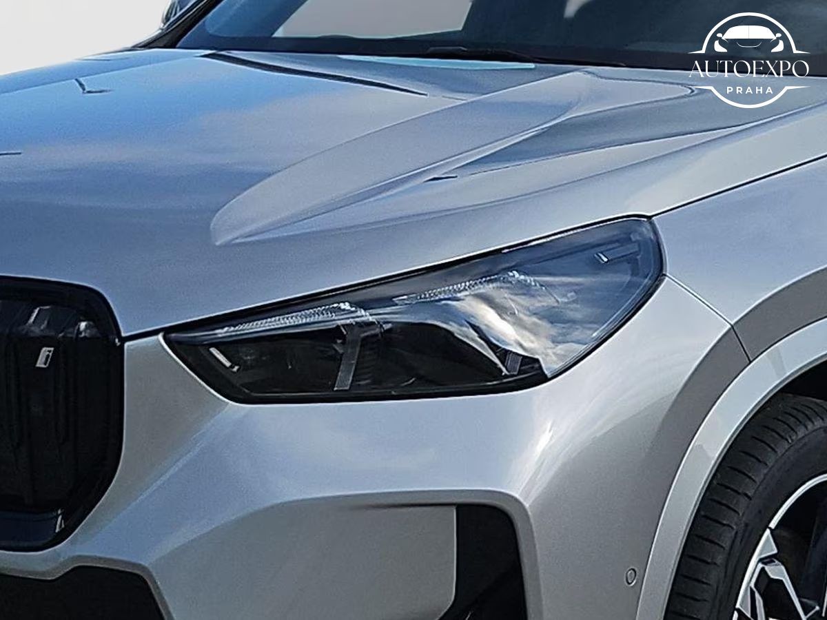 BMW iX1, xDrive 30 M Sport - fotka 5