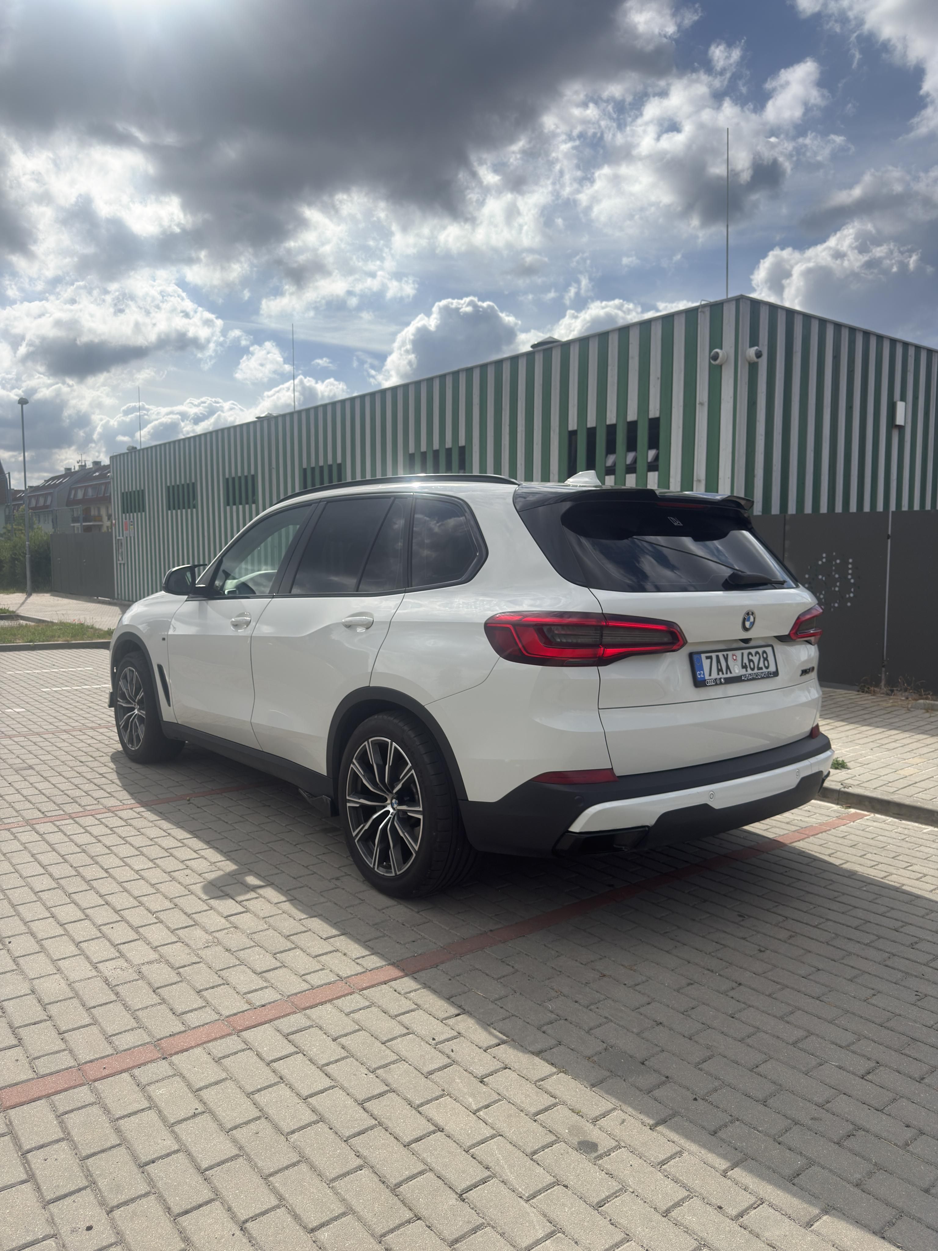 BMW X5, 30d 195 kW xDrive ČR DPH - fotka 5