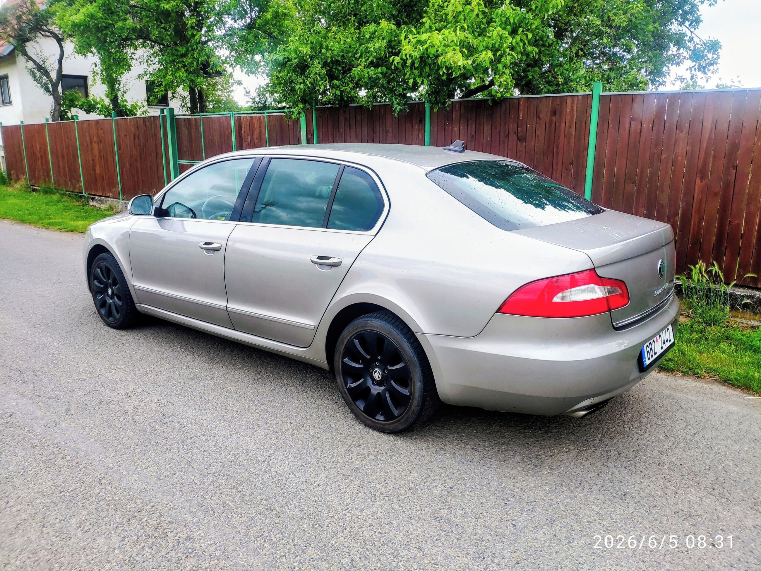 Škoda Superb, 1.8 TSI, najeto 169.000 km - fotka 2