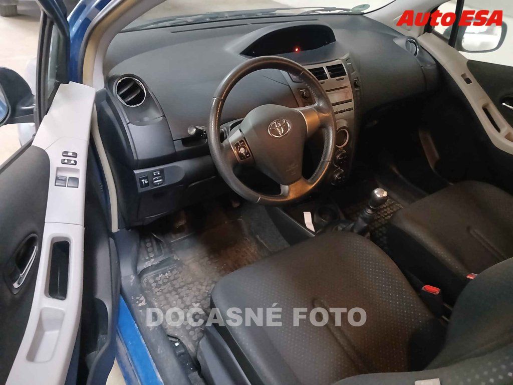 Toyota Yaris, 1.4 - fotka 3