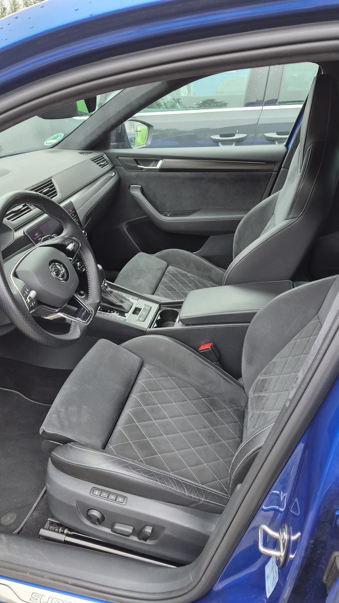 Škoda Superb, sportline 2.0tdi - fotka 6