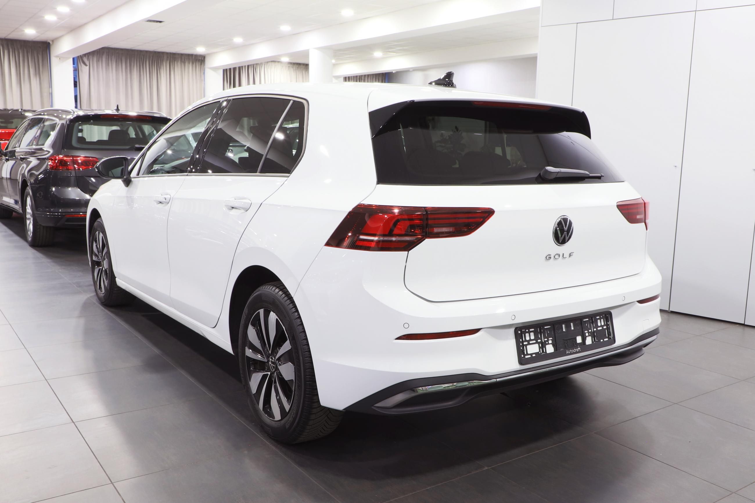 Volkswagen Golf, 1.5 TSI 85kW Man. / ALU 16'' - fotka 4