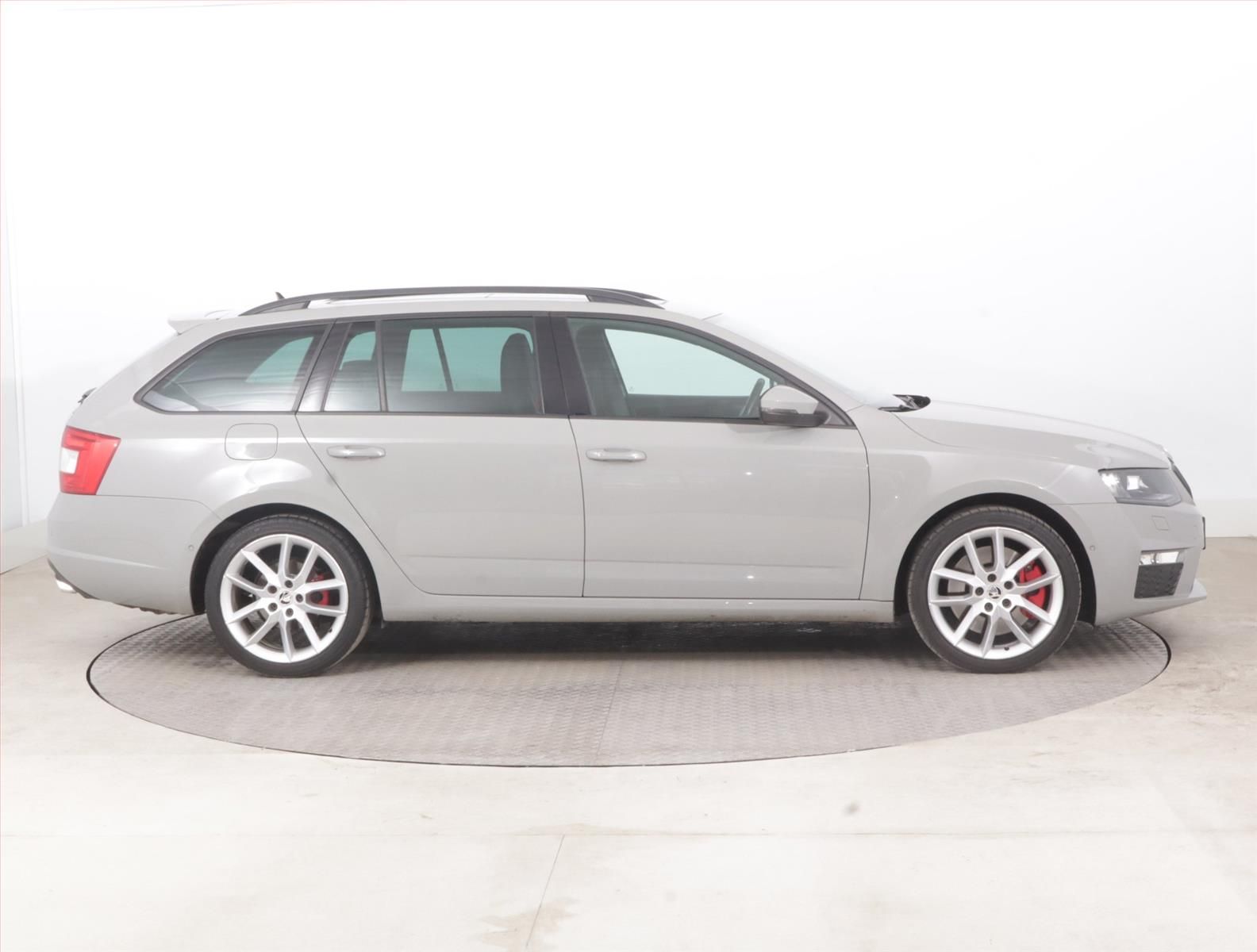 Škoda Octavia, RS 2.0 TSI, Automat - fotka 6