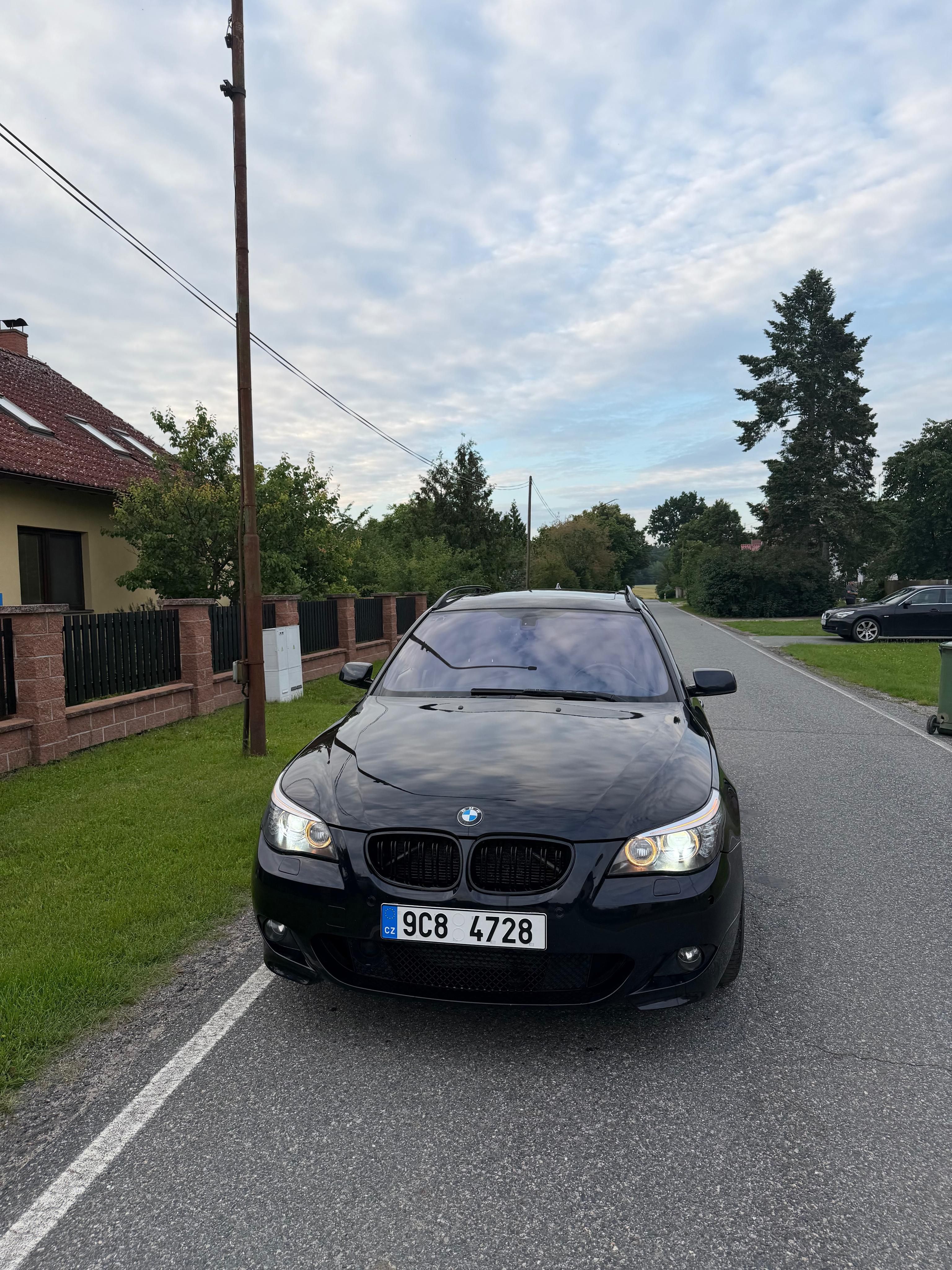 BMW Řada 5, 535d - fotka 2