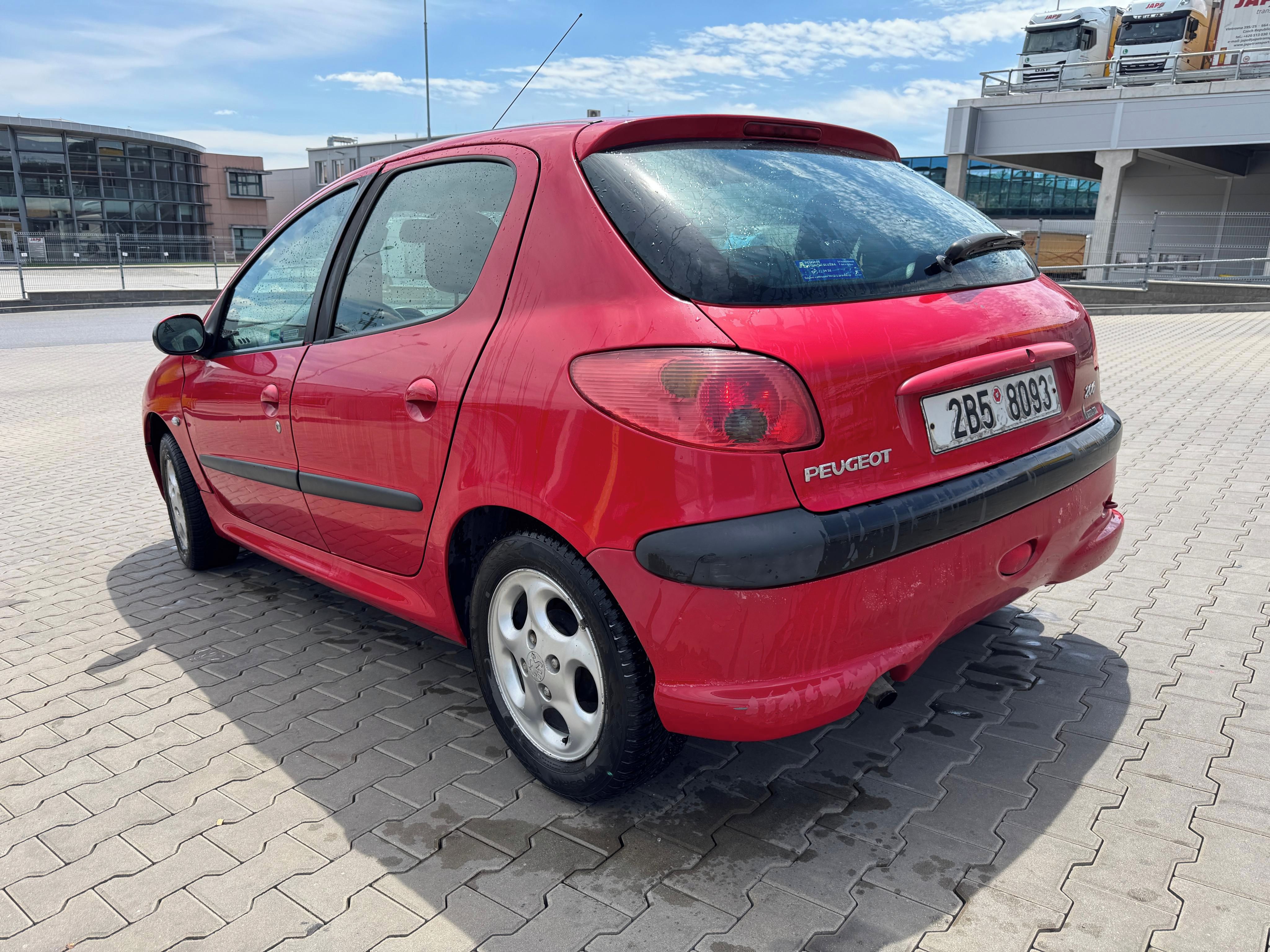 Peugeot 206, 1.1 44kw Vhodný na opravu - fotka 4