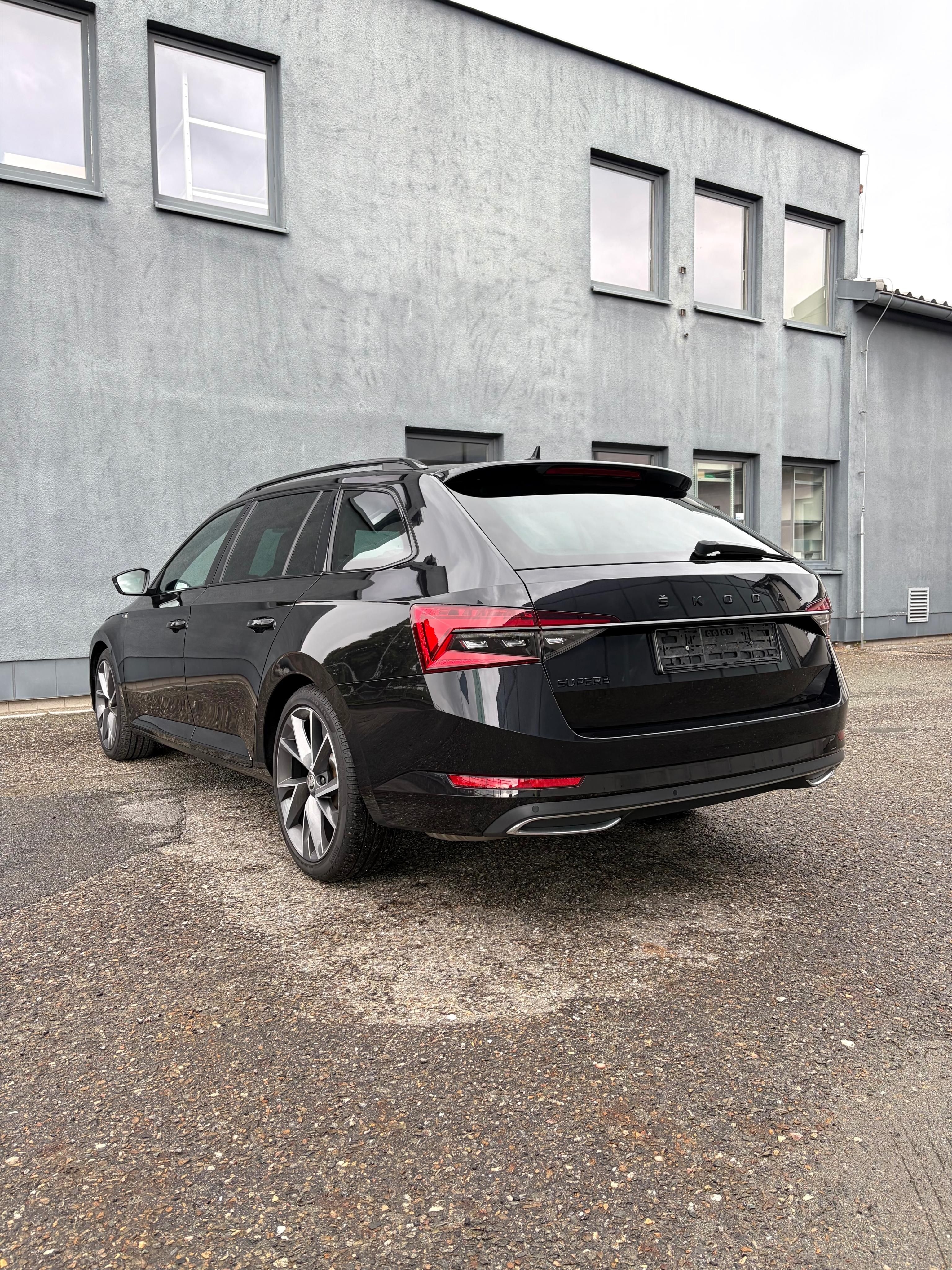 Škoda Superb, 2.0TSI 140kw SPORTLINE - fotka 6