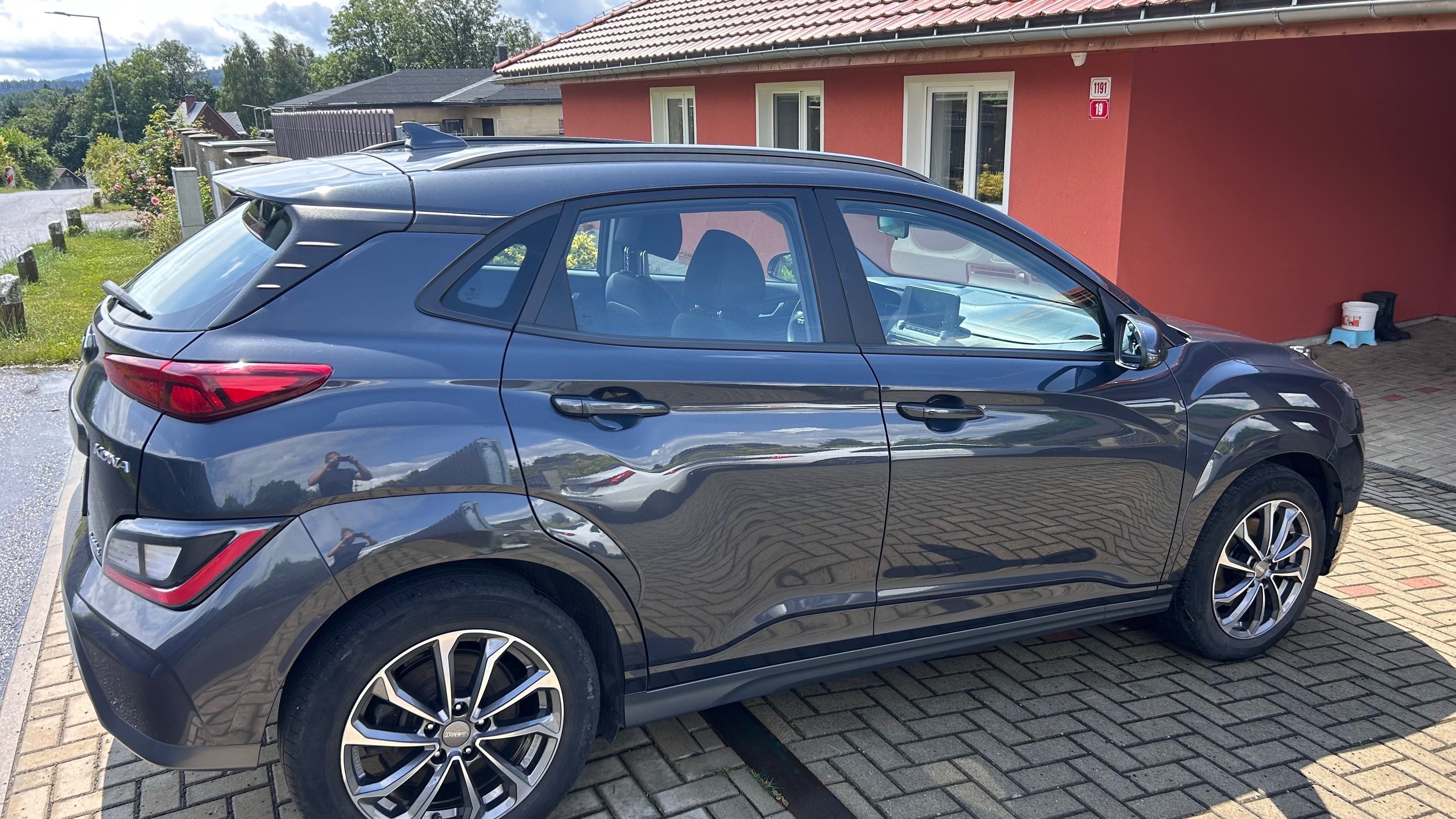 Hyundai Kona, první majitel, koupeno v ČR - fotka 5