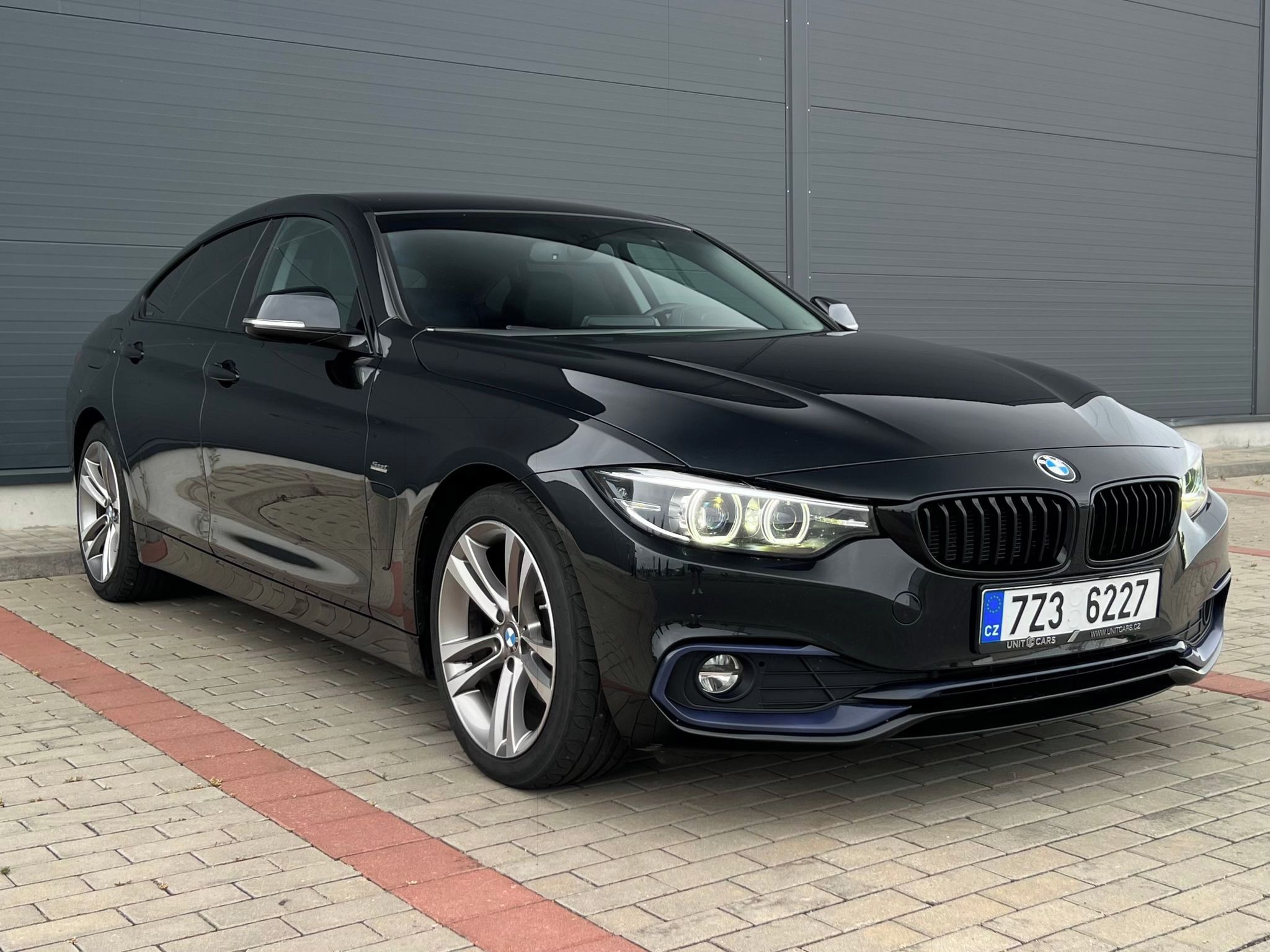 BMW Řada 4, 420d Gran Coupé-2xALU KOLA - fotka 3