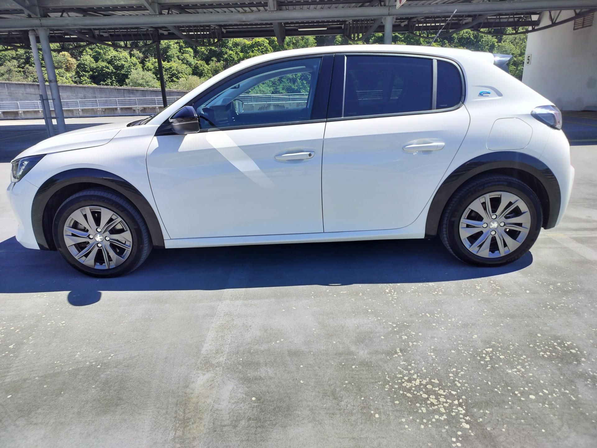 Peugeot 208, e, navigace - fotka 4