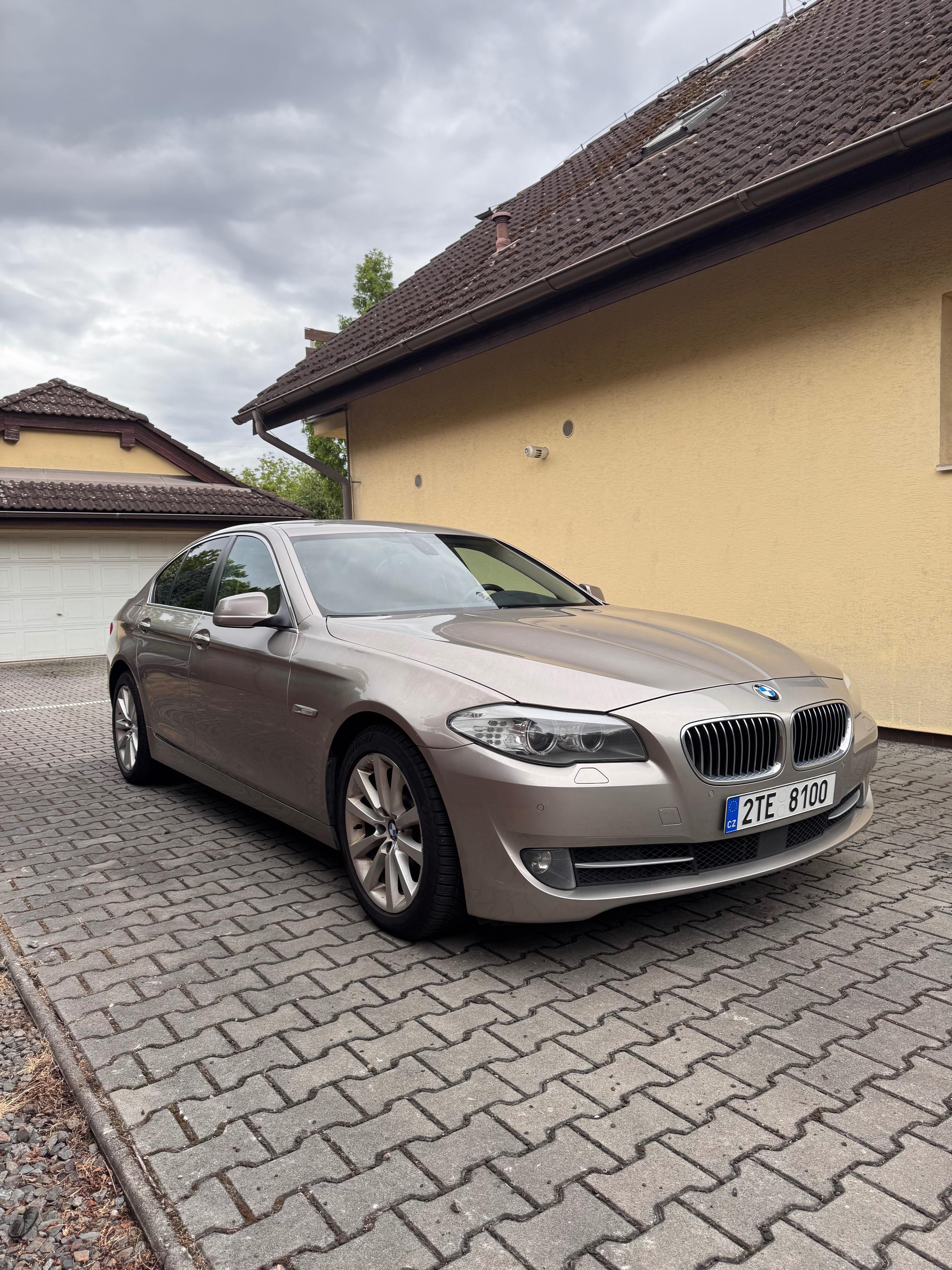 BMW Řada 5, 530d xDrive 190kw HUD soft clo - fotka 5
