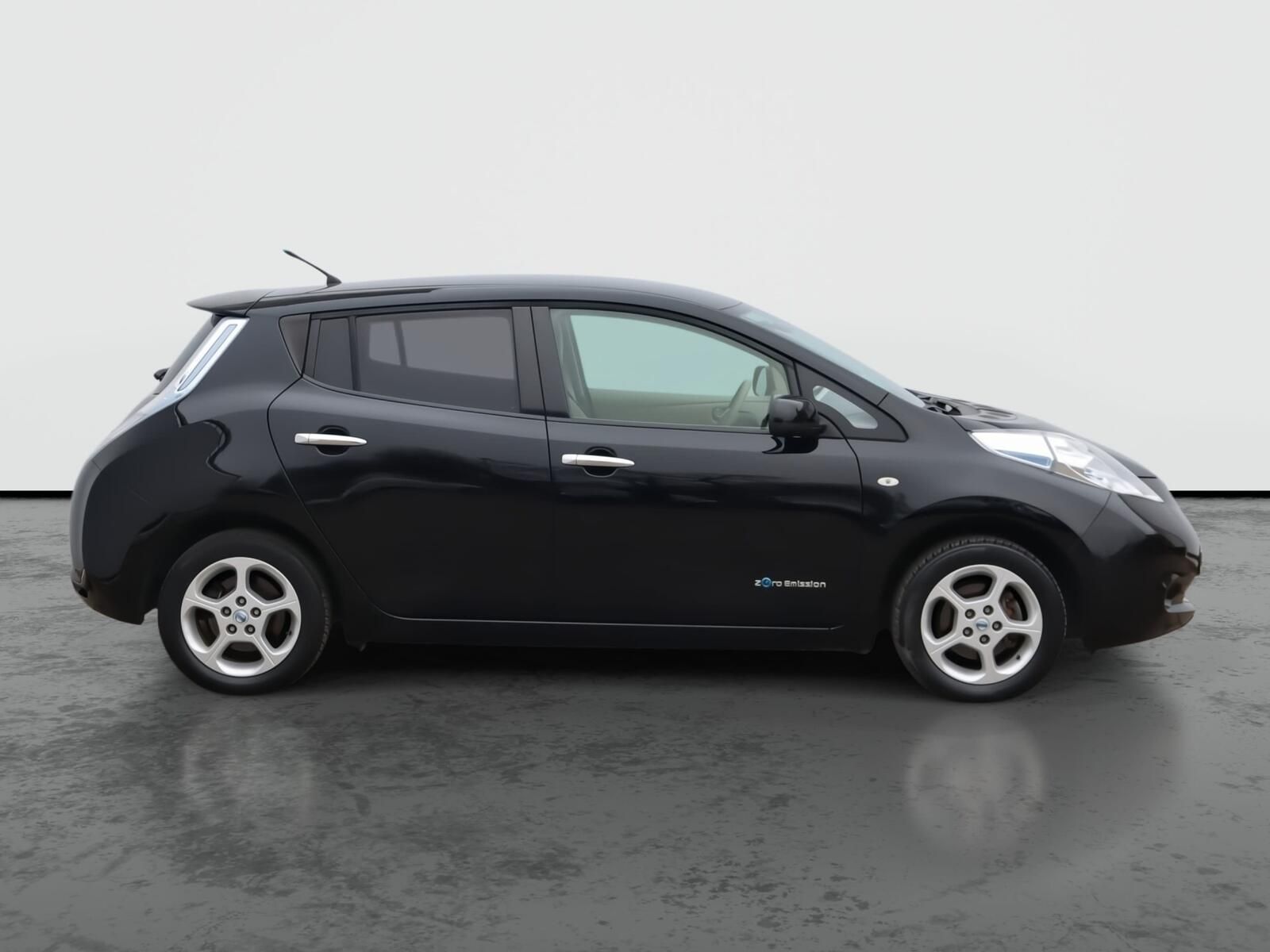 Nissan LEAF, 24 kWh, Automat, Navi - fotka 6