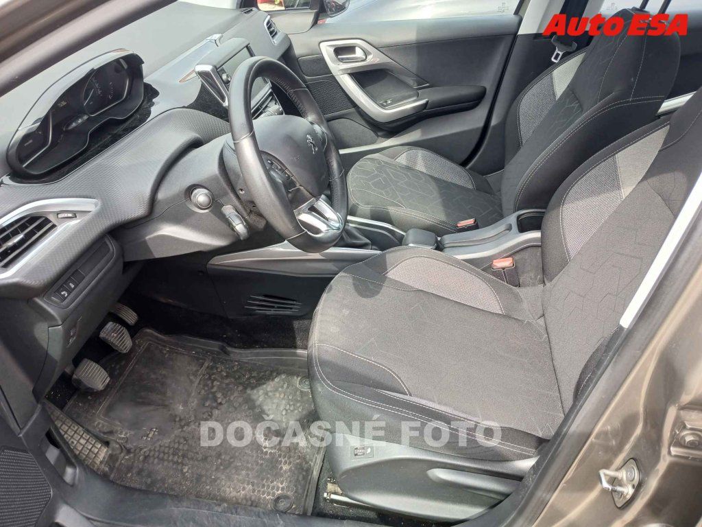 Peugeot 2008, 1.2 i,1.maj,ČR,AC - fotka 3