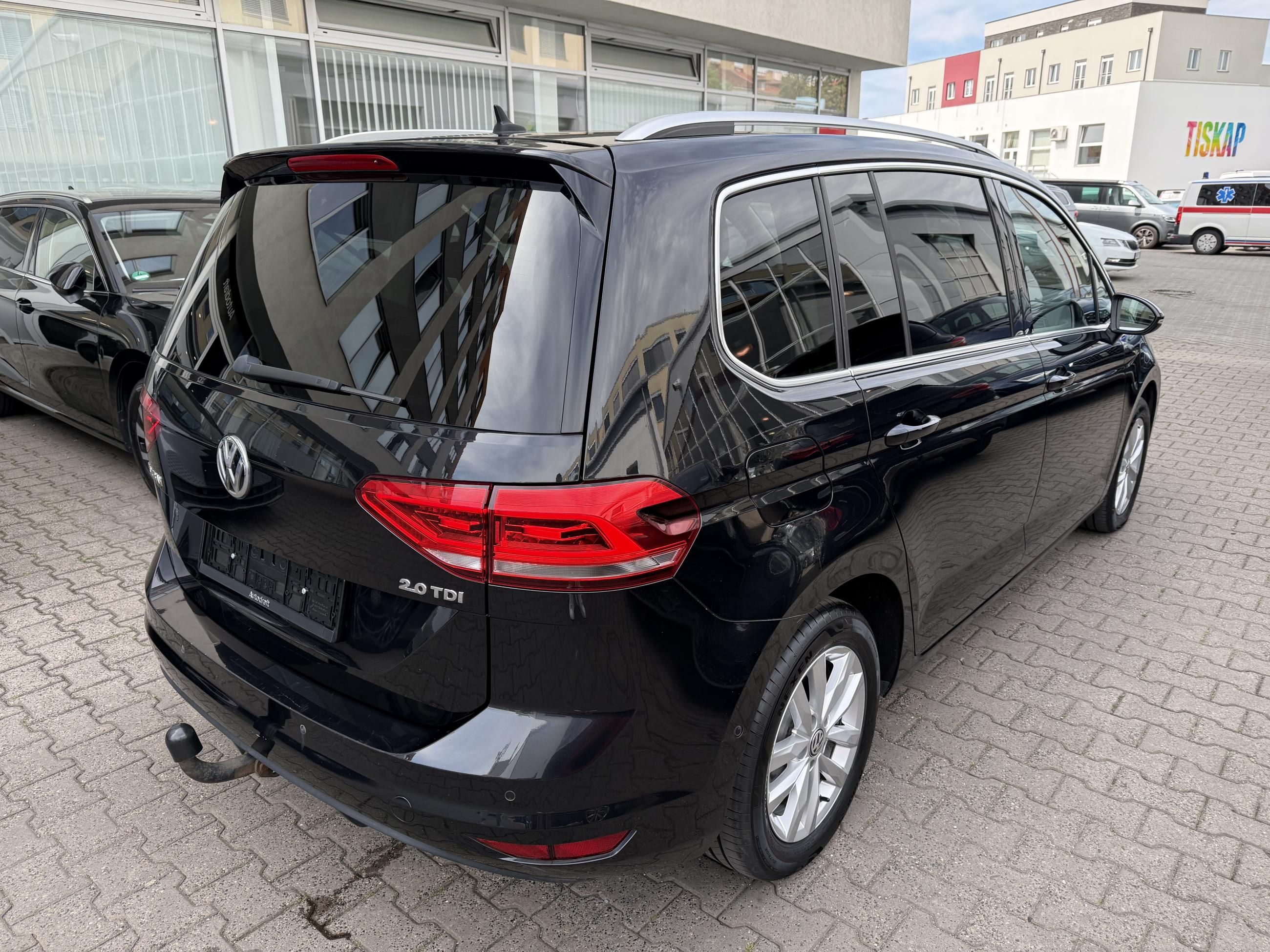 Volkswagen Touran, 2.0 TDI 110kW Manual - fotka 6