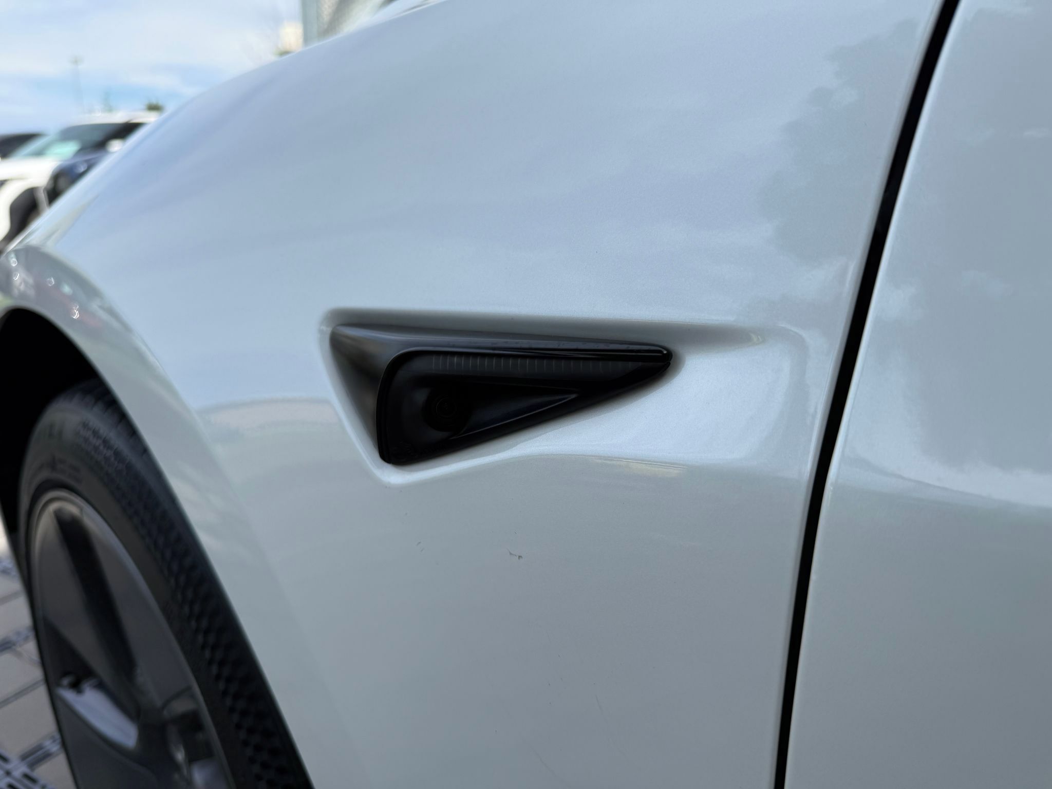 Tesla Model 3, Long Range AWD - fotka 6